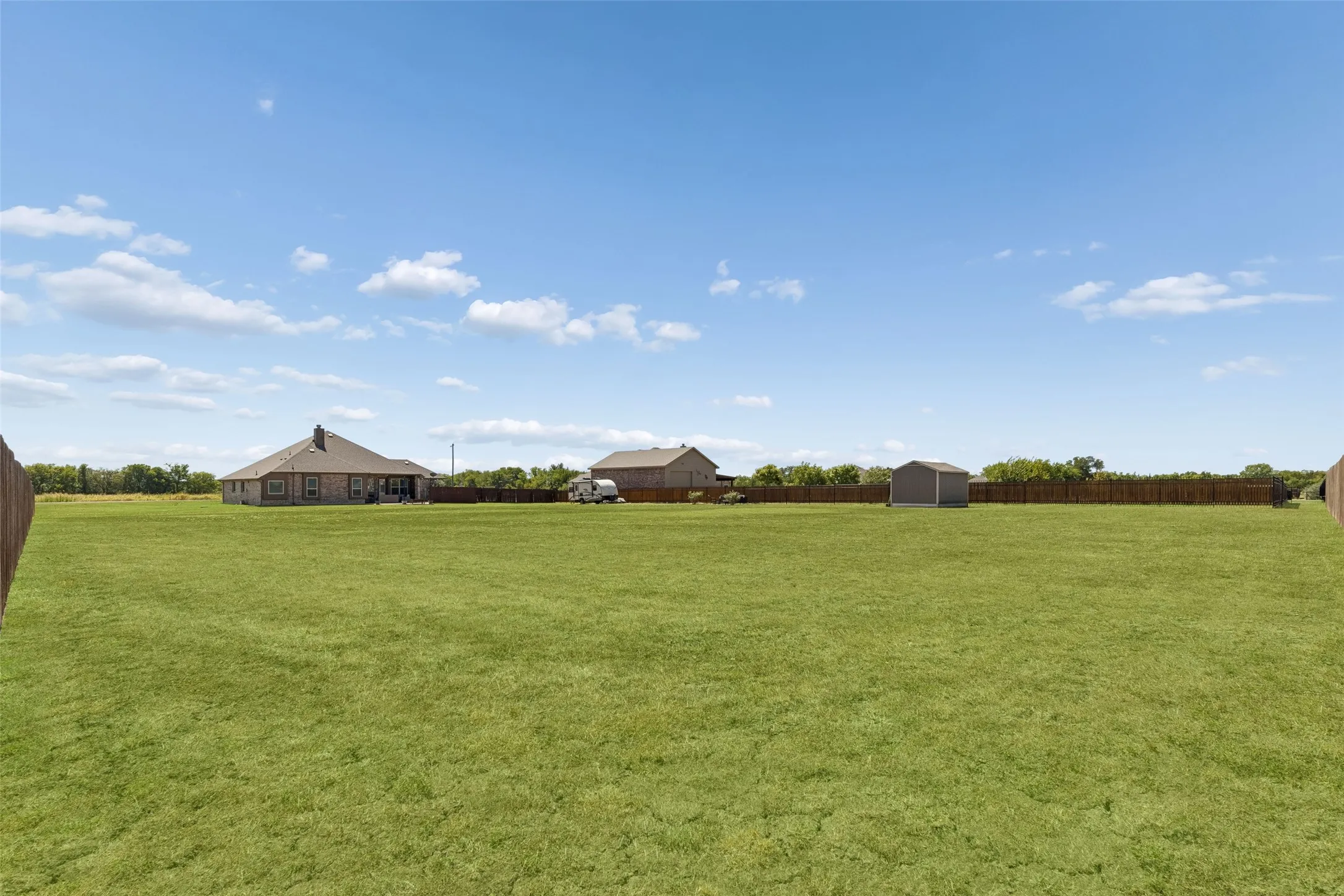 Single Family Residence For Sale in Collin County , 6925 County Road 469, Mc Kinney, Texas 75071, 4 Bedroom, 2 Bathroom, 2 Garage spaces, 2,449 Sqft, built in 2019, mls#21388464, Real Estate Agent in Mc Kinney, Homes For Sale in Collin county, Homes For Sale in Mc Kinney, Realtor in Mc Kinney Texas, Real Estate Brokerage Independent Realty Texas, Luminita Cordes Realtor