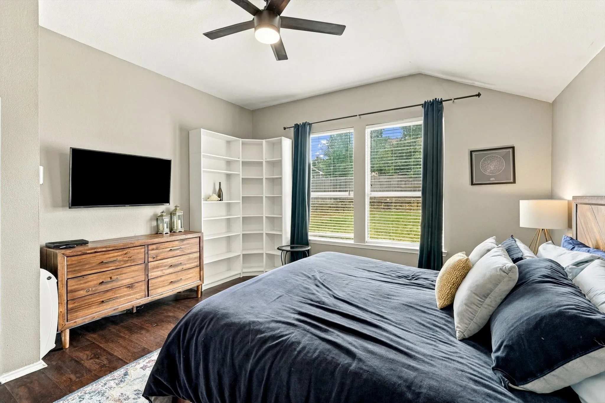 Wood-finish flooring with a ceiling fan