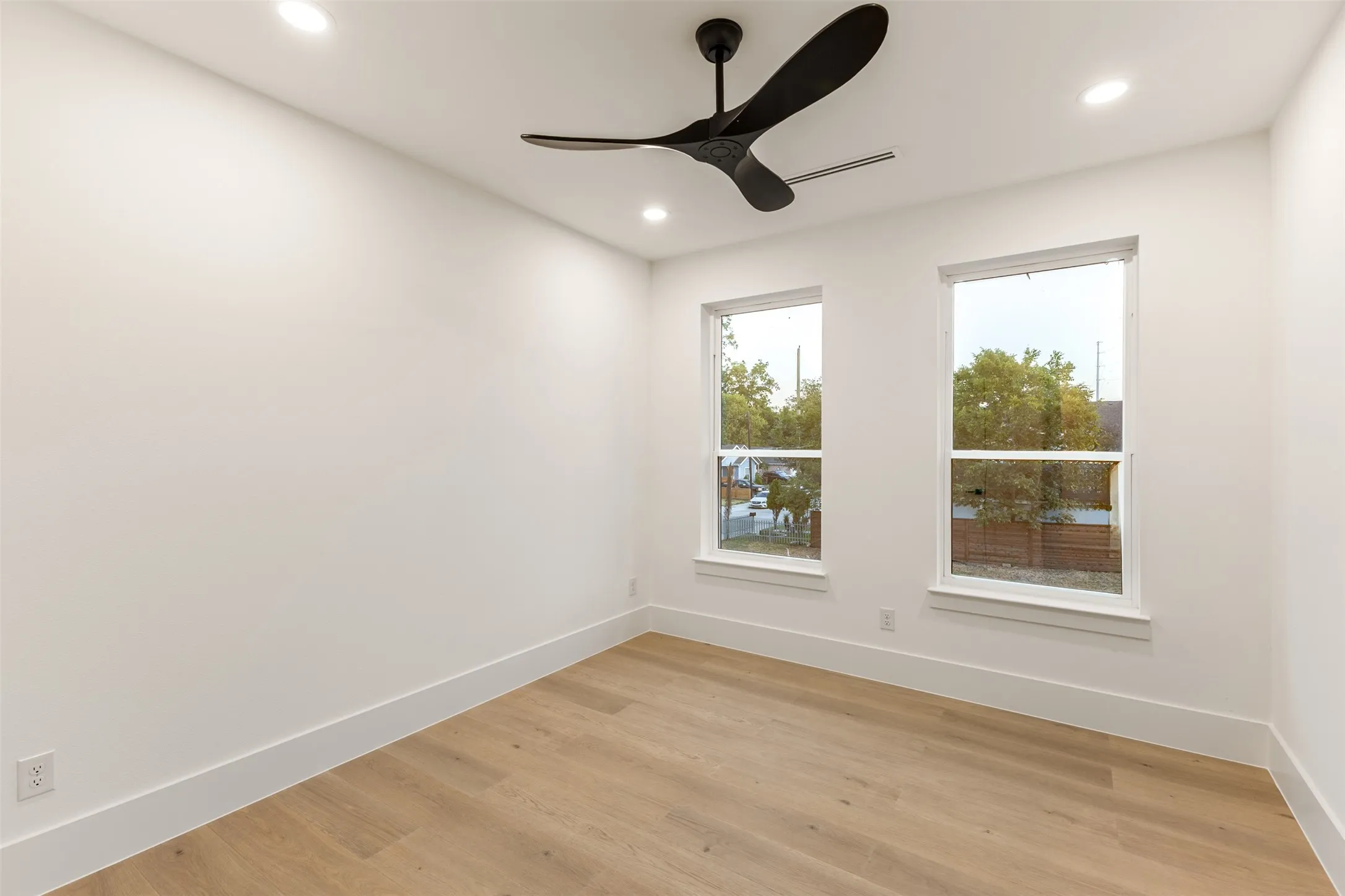 Single Family Residence For Sale in Dallas County , 433 Cleaves Street, Dallas, Texas 75203, 4 Bedroom, 3 Bathroom, 2 Garage spaces, 2,400 Sqft, built in 2026, mls#21389427, Real Estate Agent in Dallas, Homes For Sale in Dallas county, Homes For Sale in Dallas, Realtor in Dallas Texas, Real Estate Brokerage Independent Realty Texas, Luminita Cordes Realtor