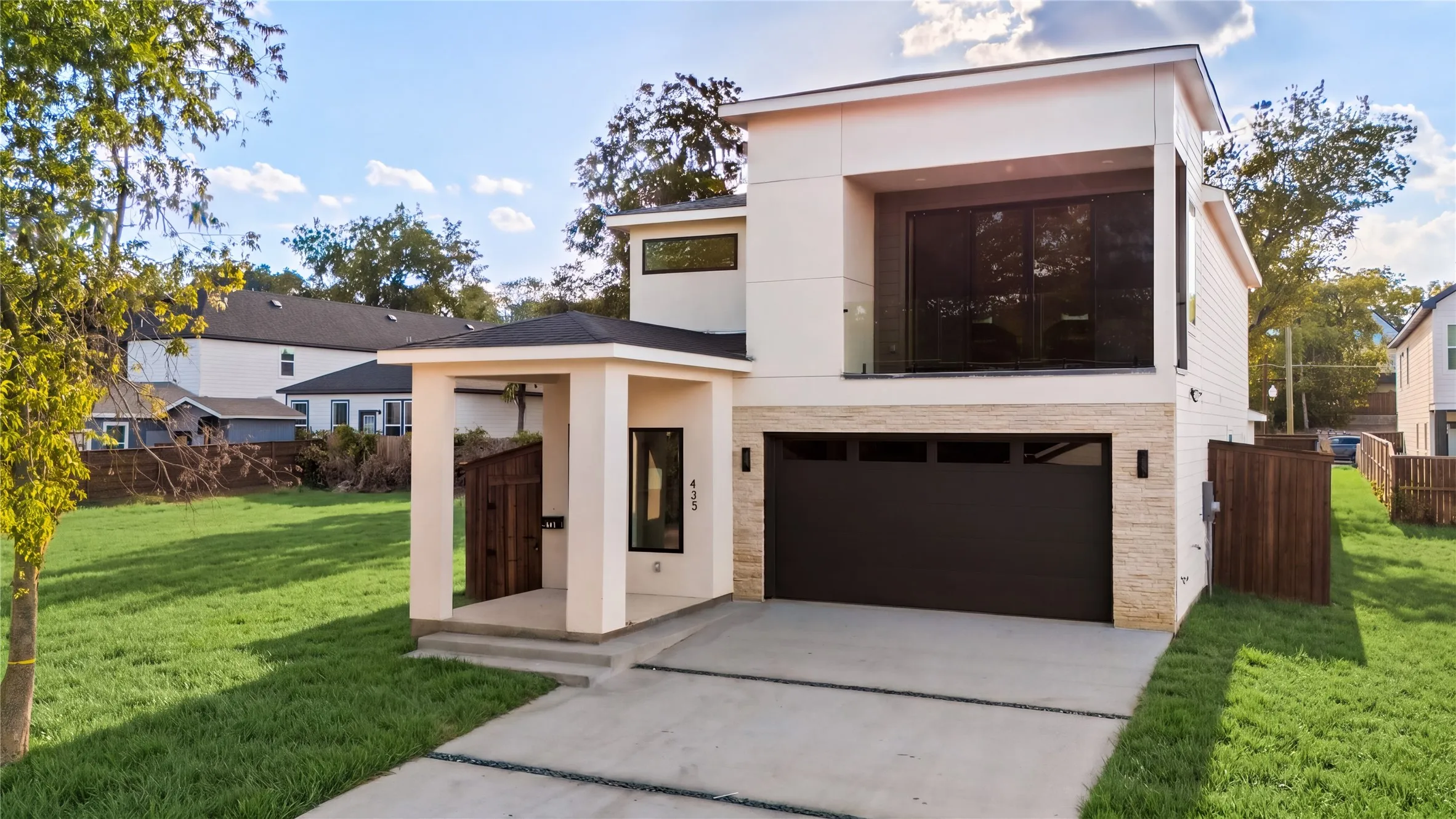 Single Family Residence For Sale in Dallas County , 433 Cleaves Street, Dallas, Texas 75203, 4 Bedroom, 3 Bathroom, 2 Garage spaces, 2,400 Sqft, built in 2026, mls#21389427, Real Estate Agent in Dallas, Homes For Sale in Dallas county, Homes For Sale in Dallas, Realtor in Dallas Texas, Real Estate Brokerage Independent Realty Texas, Luminita Cordes Realtor