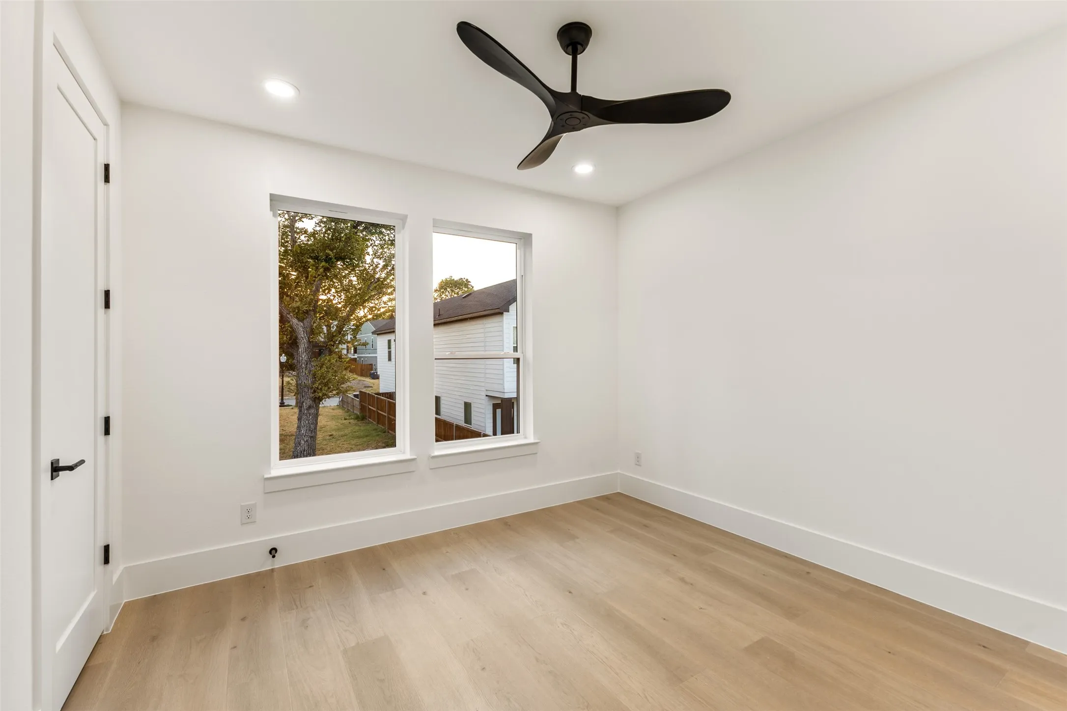Single Family Residence For Sale in Dallas County , 433 Cleaves Street, Dallas, Texas 75203, 4 Bedroom, 3 Bathroom, 2 Garage spaces, 2,400 Sqft, built in 2026, mls#21389427, Real Estate Agent in Dallas, Homes For Sale in Dallas county, Homes For Sale in Dallas, Realtor in Dallas Texas, Real Estate Brokerage Independent Realty Texas, Luminita Cordes Realtor