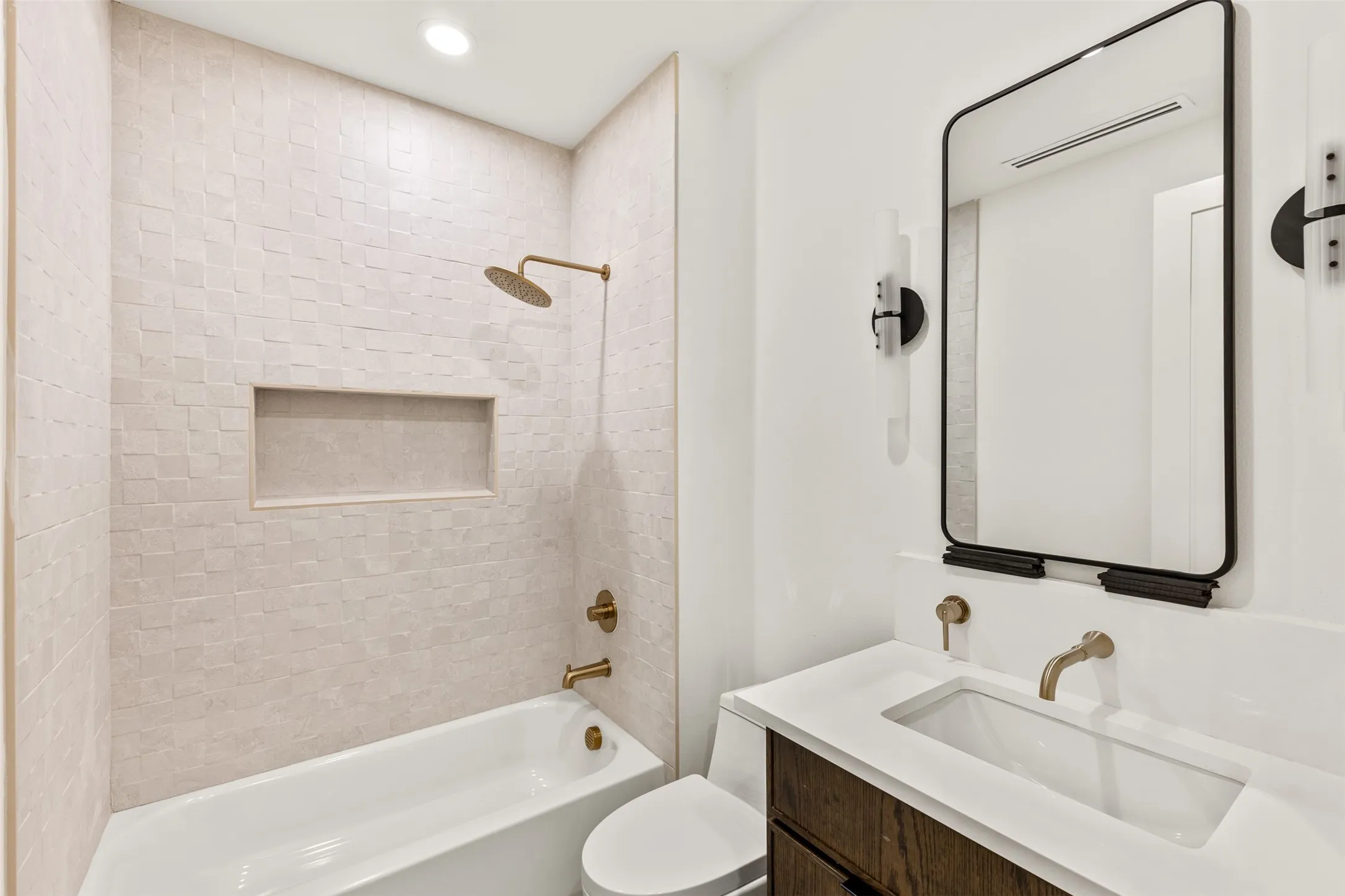 Single Family Residence For Sale in Dallas County , 433 Cleaves Street, Dallas, Texas 75203, 4 Bedroom, 3 Bathroom, 2 Garage spaces, 2,400 Sqft, built in 2026, mls#21389427, Real Estate Agent in Dallas, Homes For Sale in Dallas county, Homes For Sale in Dallas, Realtor in Dallas Texas, Real Estate Brokerage Independent Realty Texas, Luminita Cordes Realtor