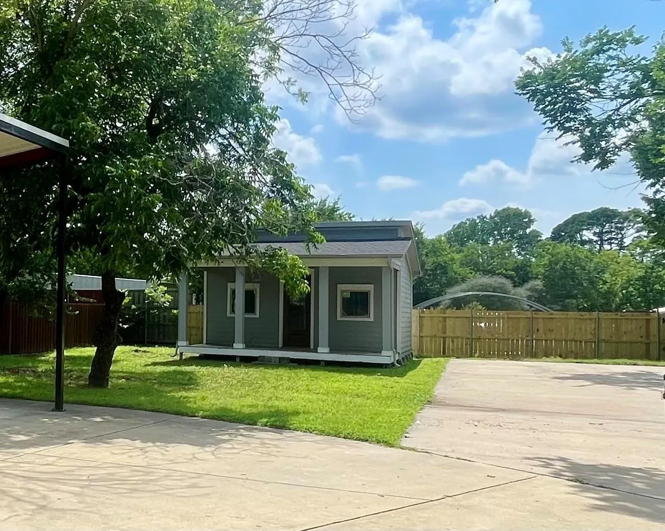 Single Family Residence For Sale in Dallas County , 1111 Ervin Lane, Mesquite, Texas 75149, 3 Bedroom, 2 Bathroom, Garage spaces, 1,150 Sqft, built in 1954, mls#21388529, Real Estate Agent in Mesquite, Homes For Sale in Dallas county, Homes For Sale in Mesquite, Realtor in Mesquite Texas, Real Estate Brokerage Independent Realty Texas, Luminita Cordes Realtor