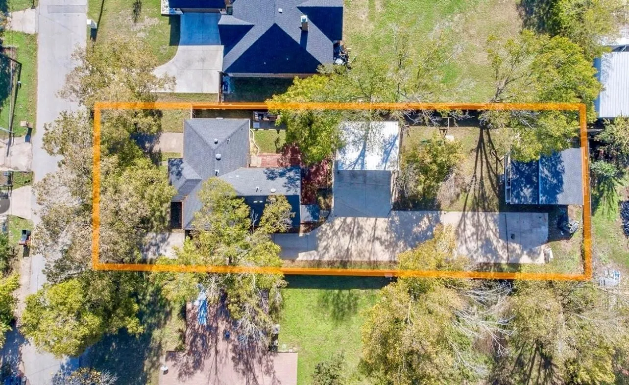 Single Family Residence For Sale in Dallas County , 1111 Ervin Lane, Mesquite, Texas 75149, 3 Bedroom, 2 Bathroom, Garage spaces, 1,150 Sqft, built in 1954, mls#21388529, Real Estate Agent in Mesquite, Homes For Sale in Dallas county, Homes For Sale in Mesquite, Realtor in Mesquite Texas, Real Estate Brokerage Independent Realty Texas, Luminita Cordes Realtor