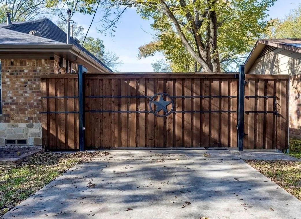 Single Family Residence For Sale in Dallas County , 1111 Ervin Lane, Mesquite, Texas 75149, 3 Bedroom, 2 Bathroom, Garage spaces, 1,150 Sqft, built in 1954, mls#21388529, Real Estate Agent in Mesquite, Homes For Sale in Dallas county, Homes For Sale in Mesquite, Realtor in Mesquite Texas, Real Estate Brokerage Independent Realty Texas, Luminita Cordes Realtor