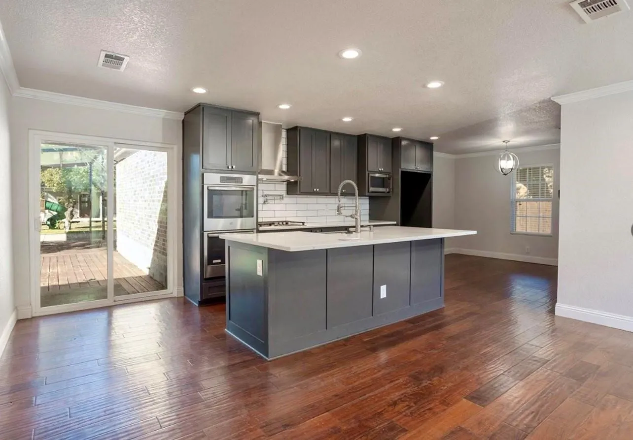 Single Family Residence For Sale in Dallas County , 1111 Ervin Lane, Mesquite, Texas 75149, 3 Bedroom, 2 Bathroom, Garage spaces, 1,150 Sqft, built in 1954, mls#21388529, Real Estate Agent in Mesquite, Homes For Sale in Dallas county, Homes For Sale in Mesquite, Realtor in Mesquite Texas, Real Estate Brokerage Independent Realty Texas, Luminita Cordes Realtor