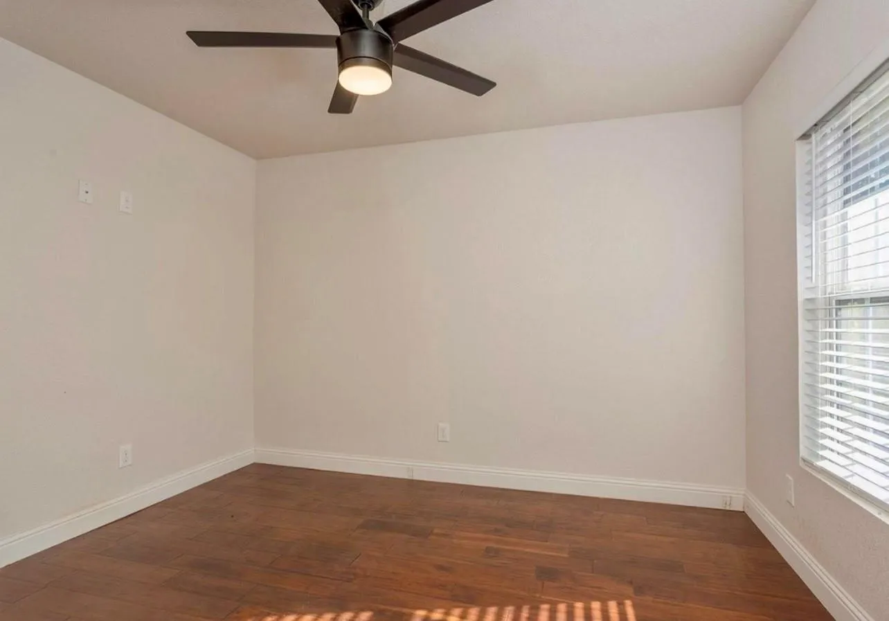 Single Family Residence For Sale in Dallas County , 1111 Ervin Lane, Mesquite, Texas 75149, 3 Bedroom, 2 Bathroom, Garage spaces, 1,150 Sqft, built in 1954, mls#21388529, Real Estate Agent in Mesquite, Homes For Sale in Dallas county, Homes For Sale in Mesquite, Realtor in Mesquite Texas, Real Estate Brokerage Independent Realty Texas, Luminita Cordes Realtor