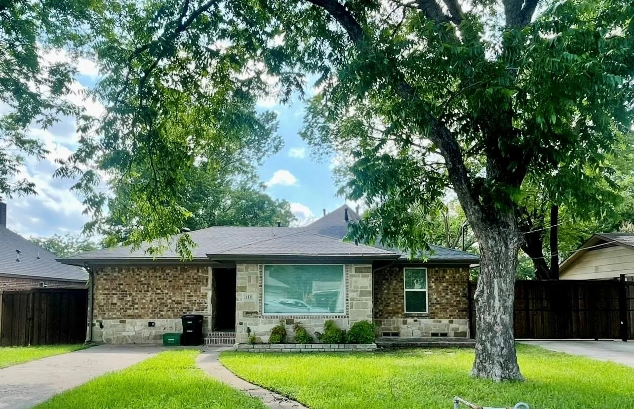 Single Family Residence For Sale in Dallas County , 1111 Ervin Lane, Mesquite, Texas 75149, 3 Bedroom, 2 Bathroom, Garage spaces, 1,150 Sqft, built in 1954, mls#21388529, Real Estate Agent in Mesquite, Homes For Sale in Dallas county, Homes For Sale in Mesquite, Realtor in Mesquite Texas, Real Estate Brokerage Independent Realty Texas, Luminita Cordes Realtor