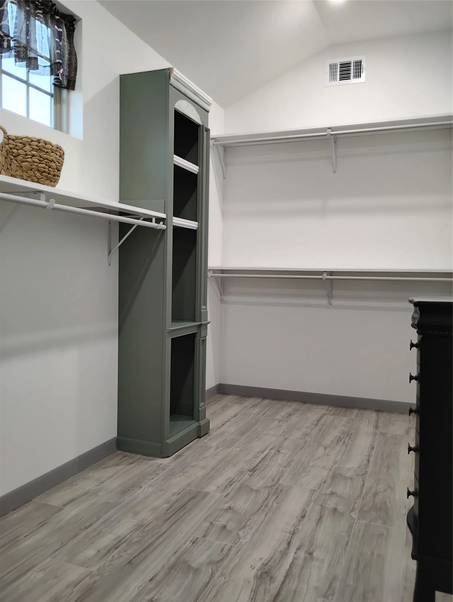 Single Family Residence For Sale in Van Zandt County , 1999 County Road 3103, Edgewood, Texas 75117, 3 Bedroom, 2 Bathroom, Garage spaces, 1,300 Sqft, built in 2025, mls#21389371, Real Estate Agent in Edgewood, Homes For Sale in Van Zandt county, Homes For Sale in Edgewood, Realtor in Edgewood Texas, Real Estate Brokerage Independent Realty Texas, Luminita Cordes Realtor