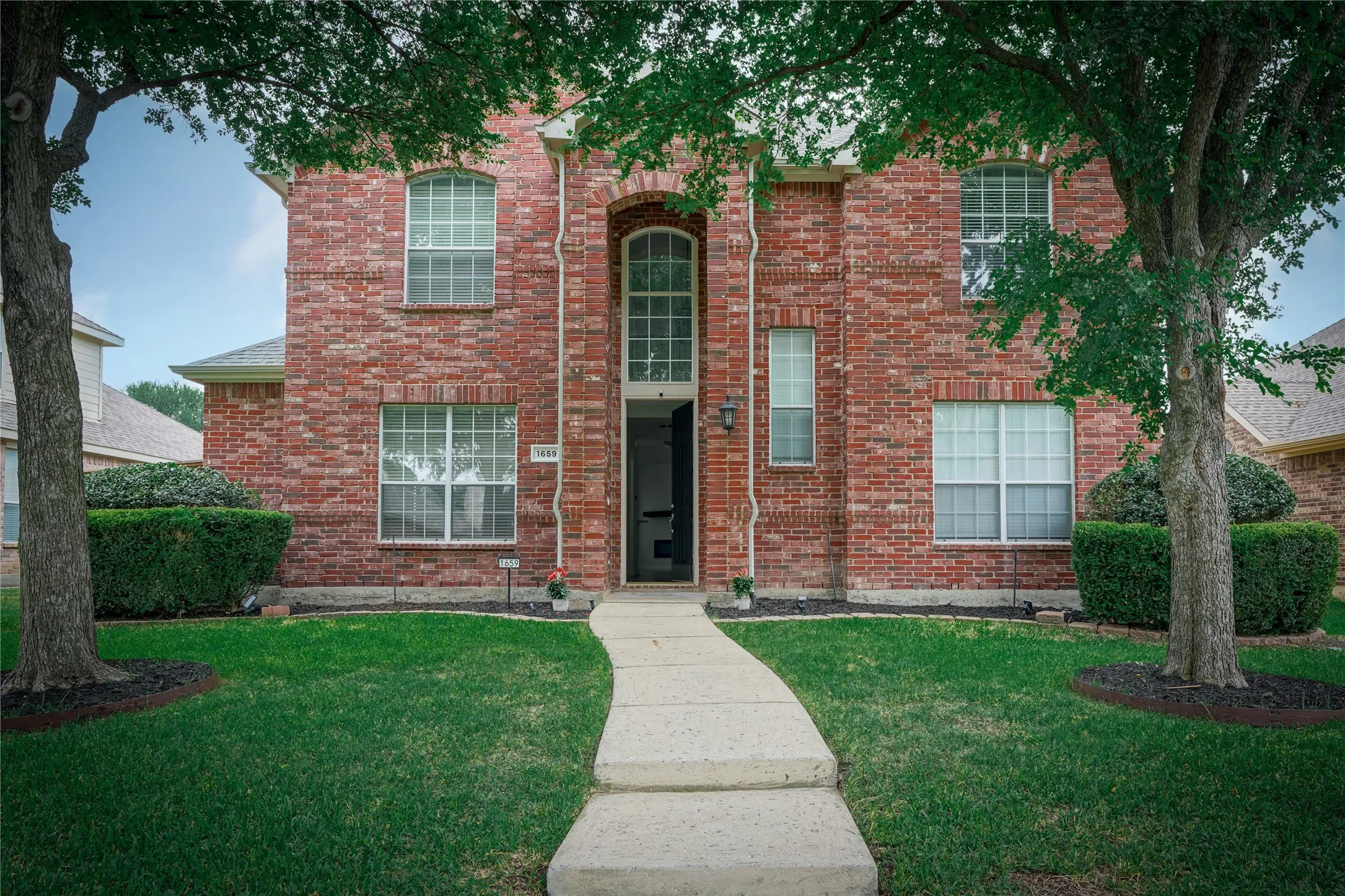 Single Family Residence For Rent in Denton County , 1659 Granite Rapids Drive, Frisco, Texas 75036, 4 Bedroom, 3 Bathroom, 2 Garage spaces, 2,613 Sqft, built in 2001, mls#21389434, Real Estate Agent in Frisco, Homes For Rent in Denton county, Homes For Rent in Frisco, Realtor in Frisco Texas, Real Estate Brokerage Independent Realty Texas, Luminita Cordes Realtor