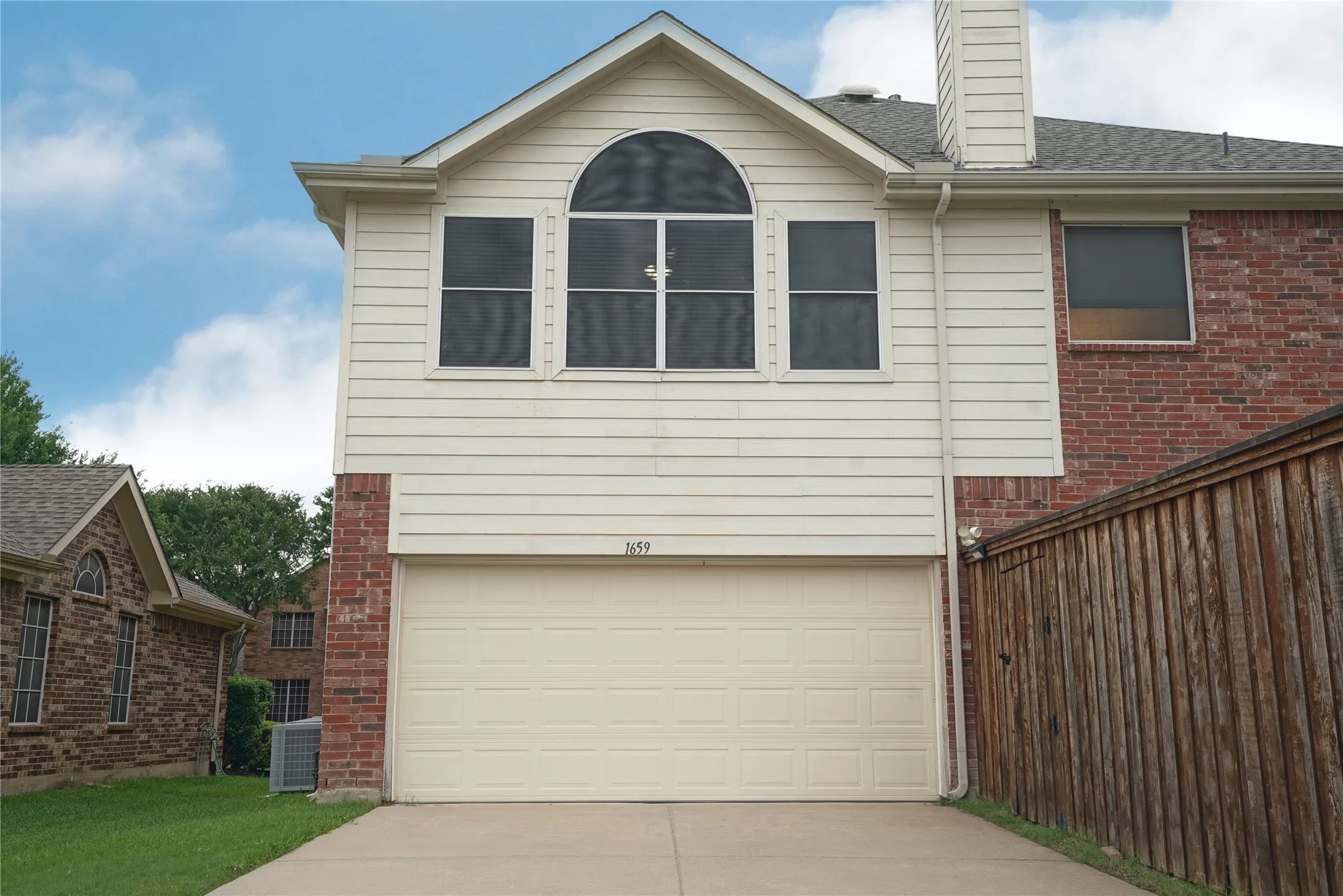Single Family Residence For Rent in Denton County , 1659 Granite Rapids Drive, Frisco, Texas 75036, 4 Bedroom, 3 Bathroom, 2 Garage spaces, 2,613 Sqft, built in 2001, mls#21389434, Real Estate Agent in Frisco, Homes For Rent in Denton county, Homes For Rent in Frisco, Realtor in Frisco Texas, Real Estate Brokerage Independent Realty Texas, Luminita Cordes Realtor