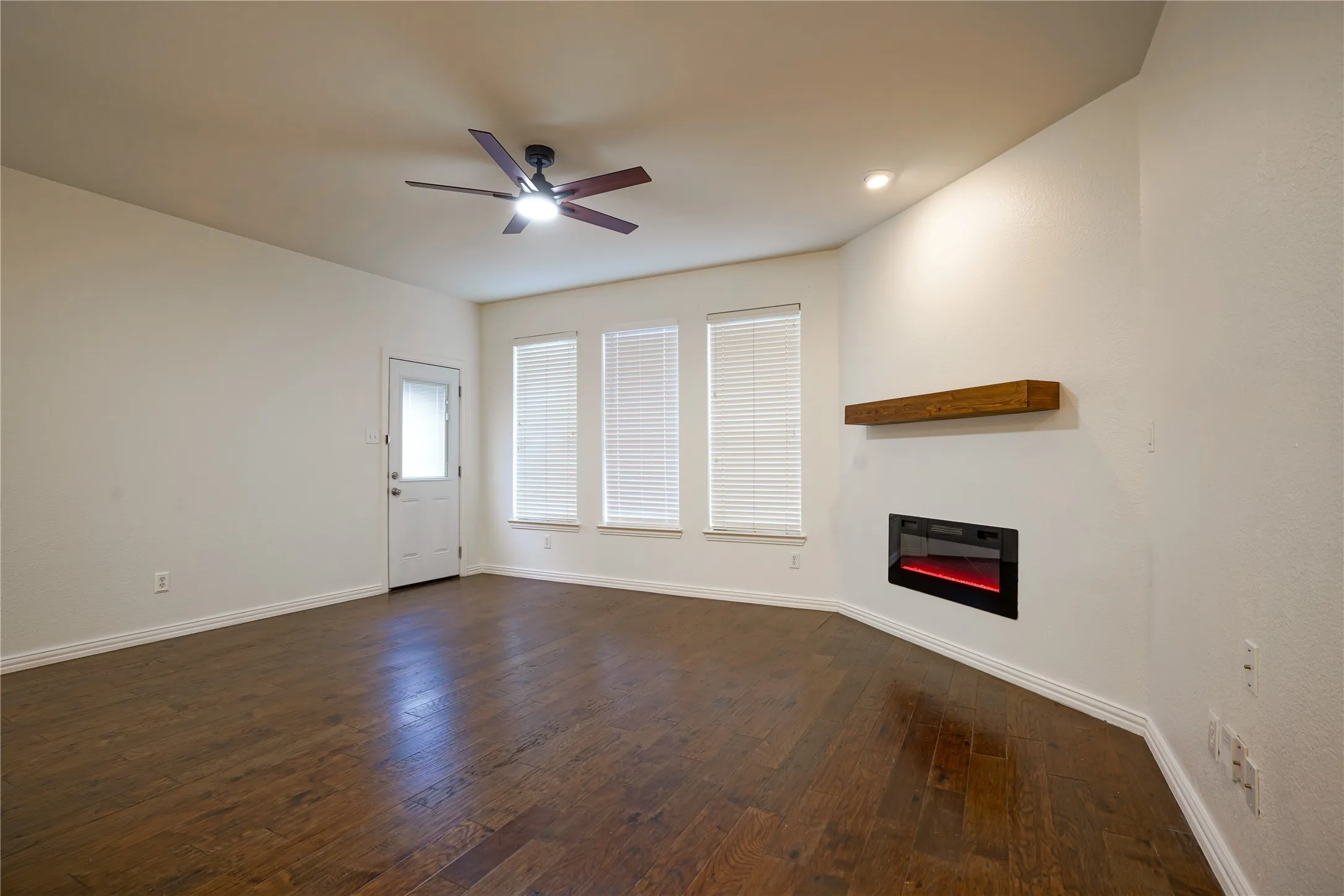 Single Family Residence For Rent in Denton County , 1659 Granite Rapids Drive, Frisco, Texas 75036, 4 Bedroom, 3 Bathroom, 2 Garage spaces, 2,613 Sqft, built in 2001, mls#21389434, Real Estate Agent in Frisco, Homes For Rent in Denton county, Homes For Rent in Frisco, Realtor in Frisco Texas, Real Estate Brokerage Independent Realty Texas, Luminita Cordes Realtor