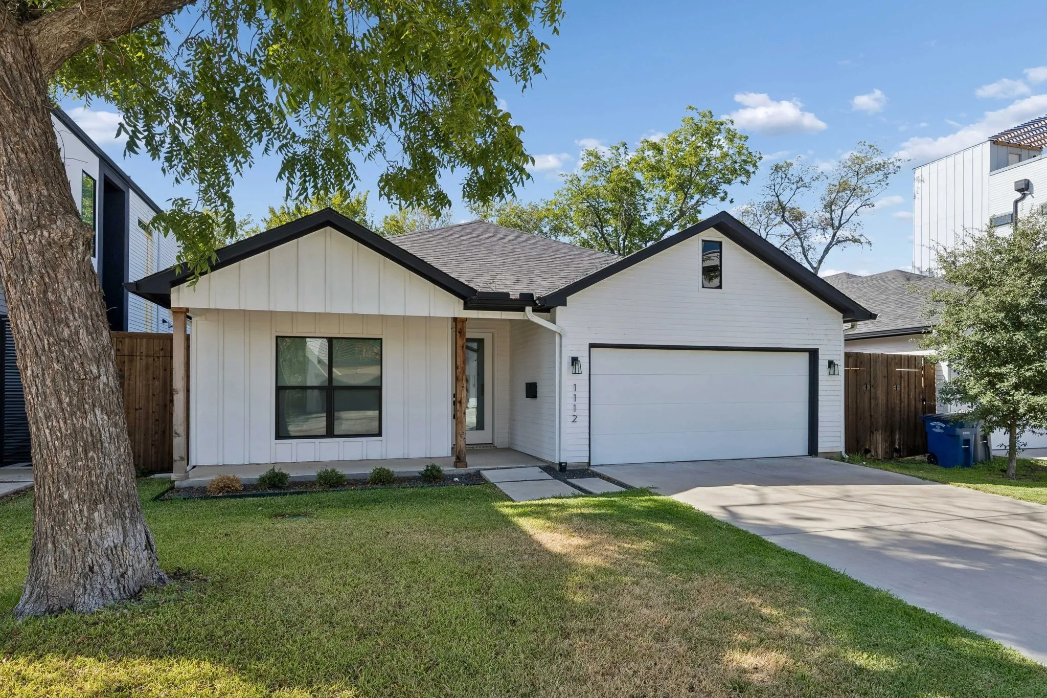 Single Family Residence For Sale in Dallas County , 1112 Muncie Avenue, Dallas, Texas 75212, 4 Bedroom, 2 Bathroom, 2 Garage spaces, 1,992 Sqft, built in 2021, mls#21389399, Real Estate Agent in Dallas, Homes For Sale in Dallas county, Homes For Sale in Dallas, Realtor in Dallas Texas, Real Estate Brokerage Independent Realty Texas, Luminita Cordes Realtor