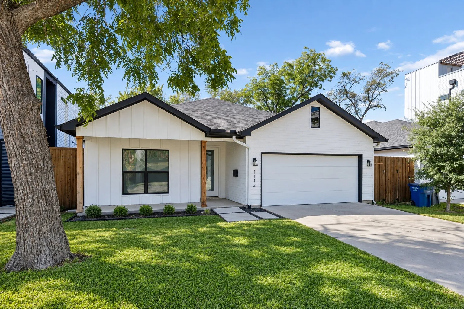 Single Family Residence For Sale in Dallas County , 1112 Muncie Avenue, Dallas, Texas 75212, 4 Bedroom, 2 Bathroom, 2 Garage spaces, 1,992 Sqft, built in 2021, mls#21389399, Real Estate Agent in Dallas, Homes For Sale in Dallas county, Homes For Sale in Dallas, Realtor in Dallas Texas, Real Estate Brokerage Independent Realty Texas, Luminita Cordes Realtor