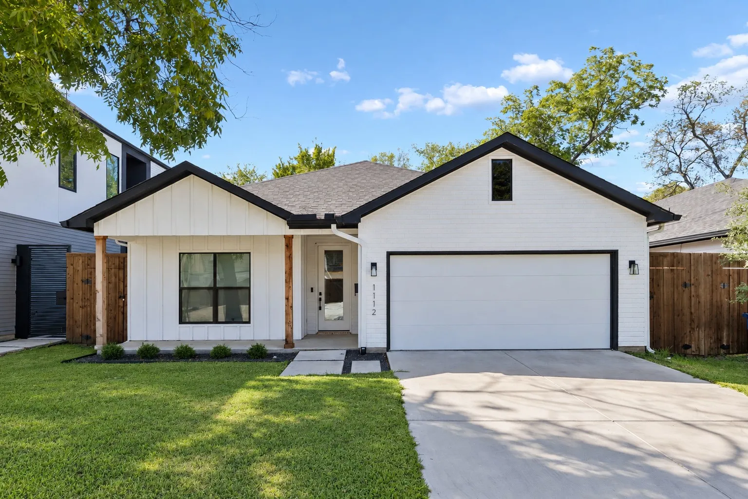 Single Family Residence For Sale in Dallas County , 1112 Muncie Avenue, Dallas, Texas 75212, 4 Bedroom, 2 Bathroom, 2 Garage spaces, 1,992 Sqft, built in 2021, mls#21389399, Real Estate Agent in Dallas, Homes For Sale in Dallas county, Homes For Sale in Dallas, Realtor in Dallas Texas, Real Estate Brokerage Independent Realty Texas, Luminita Cordes Realtor