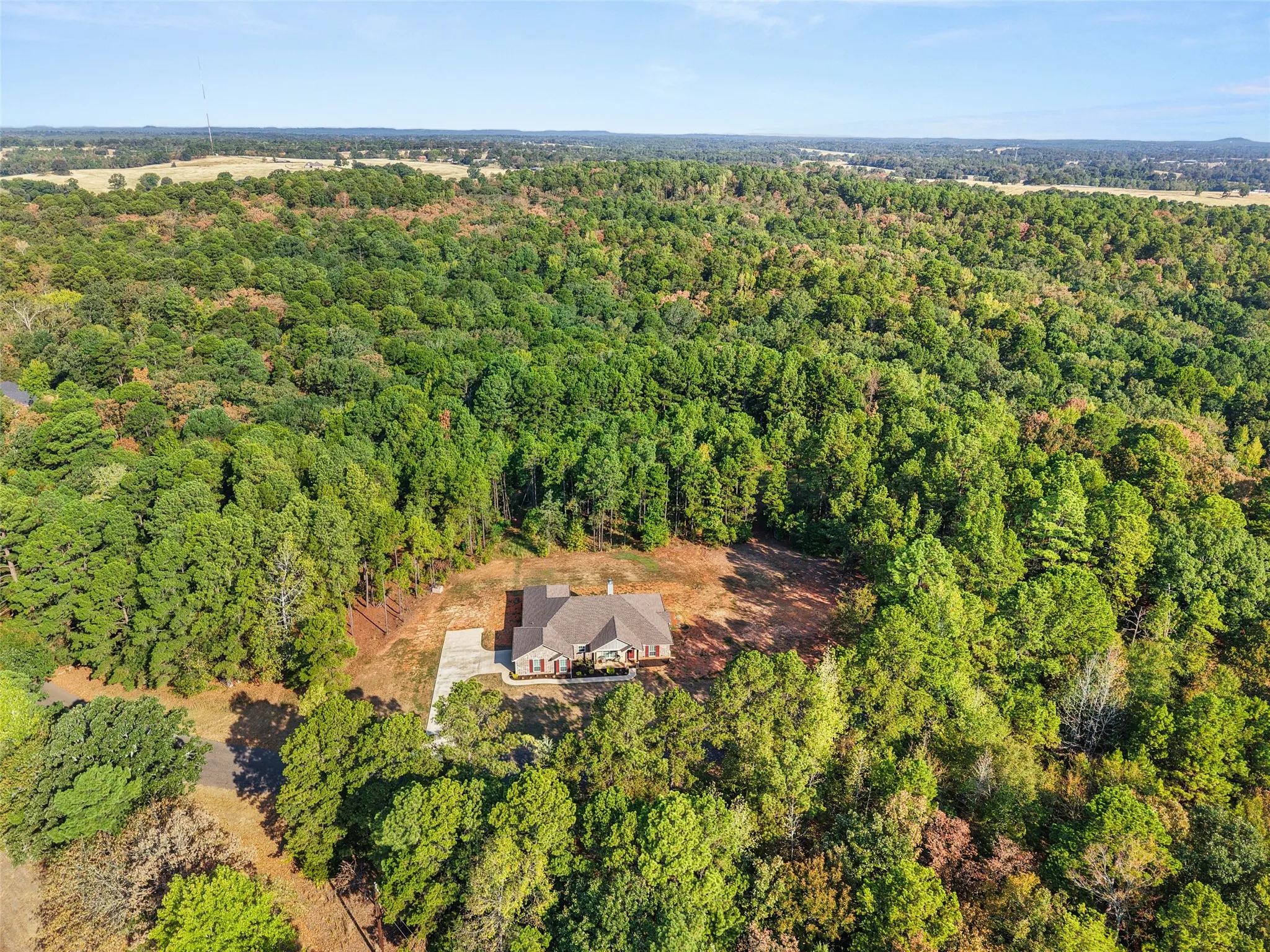 Single Family Residence For Sale in Upshur County , 525 Lake Gladewater Road, Gladewater, Texas 75647, 3 Bedroom, 2 Bathroom, 2 Garage spaces, 2,207 Sqft, built in 2023, mls#21389437, Real Estate Agent in Gladewater, Homes For Sale in Upshur county, Homes For Sale in Gladewater, Realtor in Gladewater Texas, Real Estate Brokerage Independent Realty Texas, Luminita Cordes Realtor