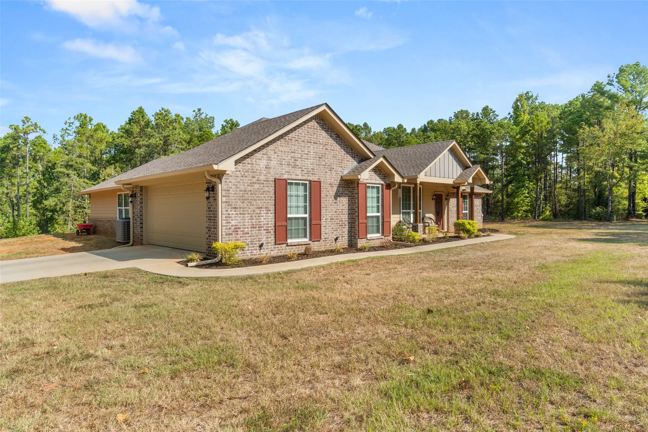 Single Family Residence For Sale in Upshur County , 525 Lake Gladewater Road, Gladewater, Texas 75647, 3 Bedroom, 2 Bathroom, 2 Garage spaces, 2,207 Sqft, built in 2023, mls#21389437, Real Estate Agent in Gladewater, Homes For Sale in Upshur county, Homes For Sale in Gladewater, Realtor in Gladewater Texas, Real Estate Brokerage Independent Realty Texas, Luminita Cordes Realtor