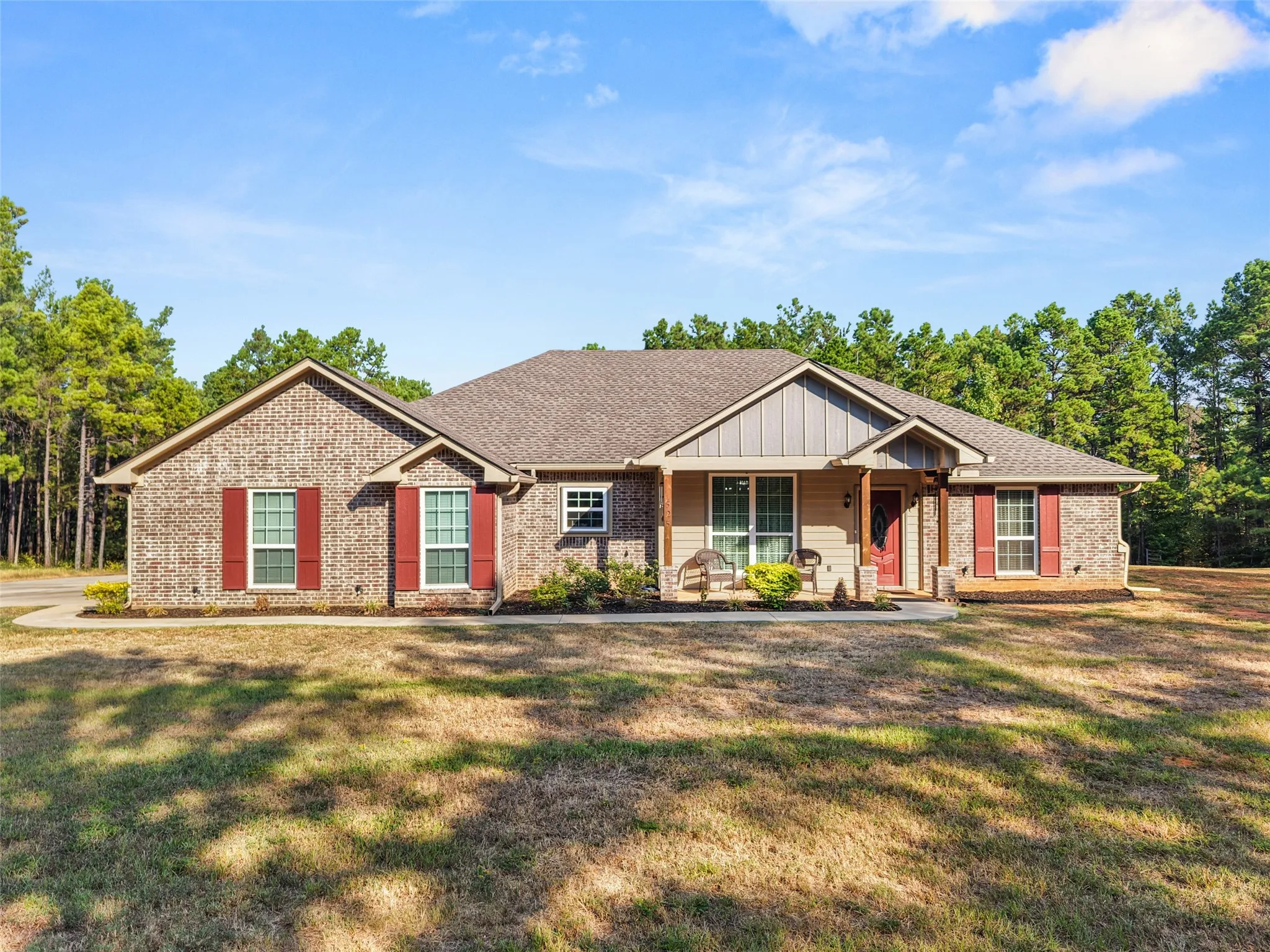 Single Family Residence For Sale in Upshur County , 525 Lake Gladewater Road, Gladewater, Texas 75647, 3 Bedroom, 2 Bathroom, 2 Garage spaces, 2,207 Sqft, built in 2023, mls#21389437, Real Estate Agent in Gladewater, Homes For Sale in Upshur county, Homes For Sale in Gladewater, Realtor in Gladewater Texas, Real Estate Brokerage Independent Realty Texas, Luminita Cordes Realtor