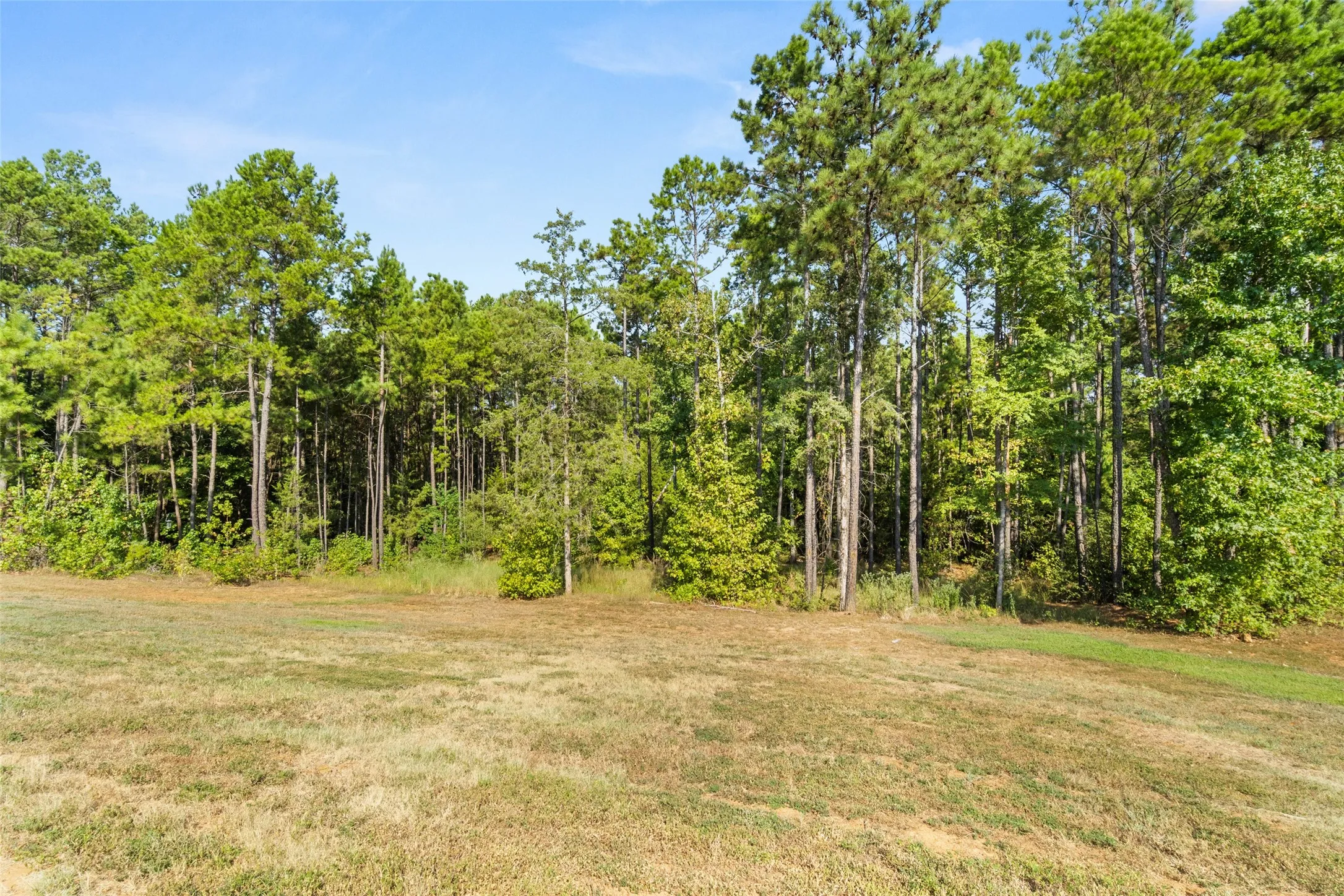 Single Family Residence For Sale in Upshur County , 525 Lake Gladewater Road, Gladewater, Texas 75647, 3 Bedroom, 2 Bathroom, 2 Garage spaces, 2,207 Sqft, built in 2023, mls#21389437, Real Estate Agent in Gladewater, Homes For Sale in Upshur county, Homes For Sale in Gladewater, Realtor in Gladewater Texas, Real Estate Brokerage Independent Realty Texas, Luminita Cordes Realtor