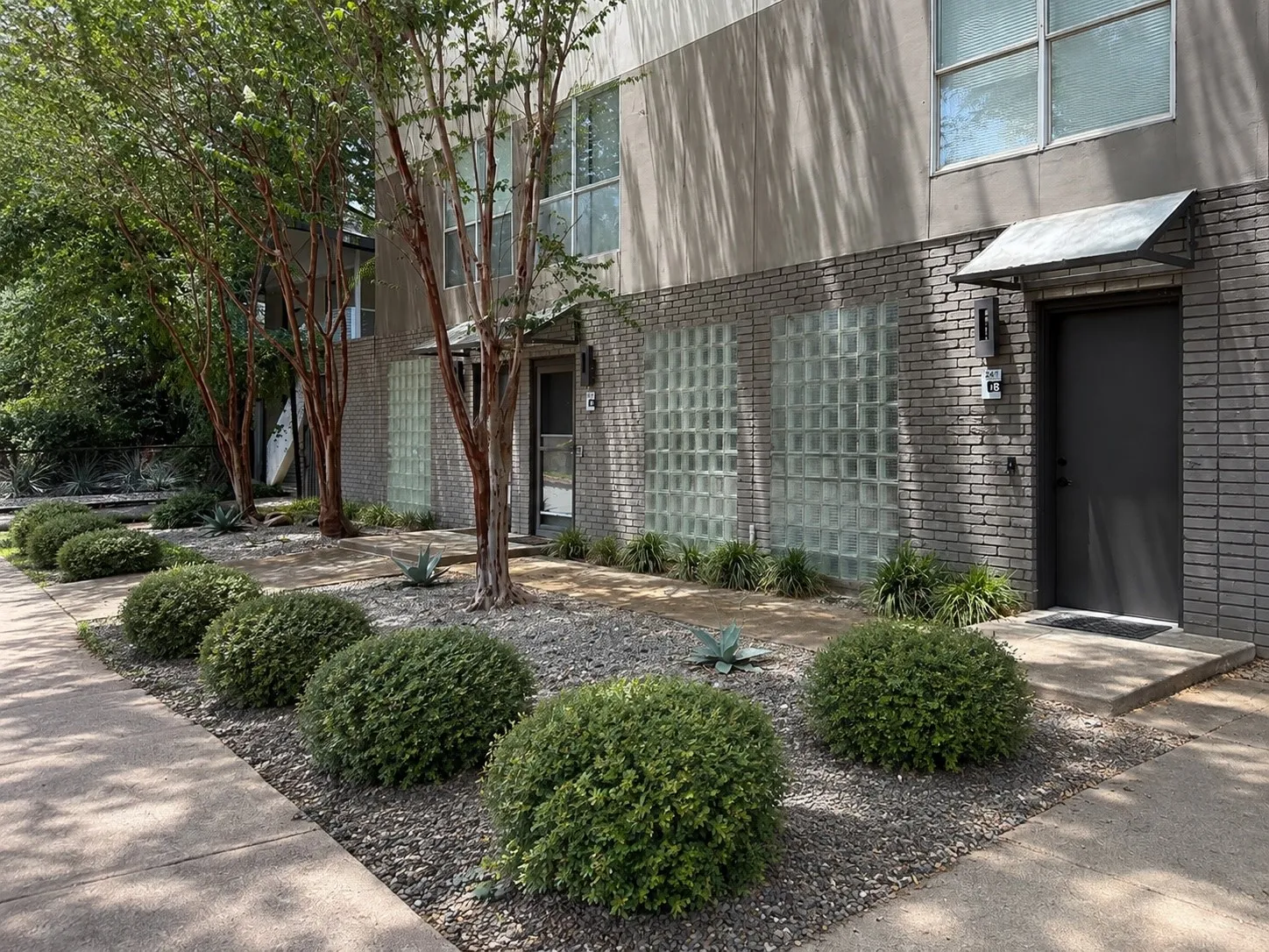 Condominium For Sale in Dallas County , 4241 Buena Vista Street 8, Dallas, Texas 75205, 1 Bedroom, 2 Bathroom, Garage spaces, 868 Sqft, built in 1994, mls#21389440, Real Estate Agent in Dallas, Homes For Sale in Dallas county, Homes For Sale in Dallas, Realtor in Dallas Texas, Real Estate Brokerage Independent Realty Texas, Luminita Cordes Realtor