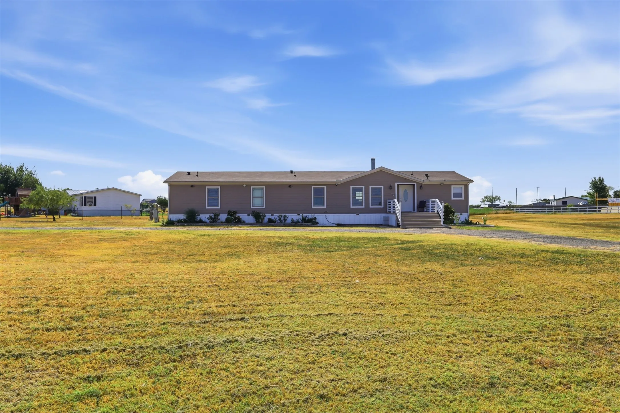 Manufactured Home For Sale in Johnson County , 5812 Black Springs Lane, Joshua, Texas 76058, 4 Bedroom, 4 Bathroom, Garage spaces, 2,128 Sqft, built in 1996, mls#21388872, Real Estate Agent in Joshua, Homes For Sale in Johnson county, Homes For Sale in Joshua, Realtor in Joshua Texas, Real Estate Brokerage Independent Realty Texas, Luminita Cordes Realtor