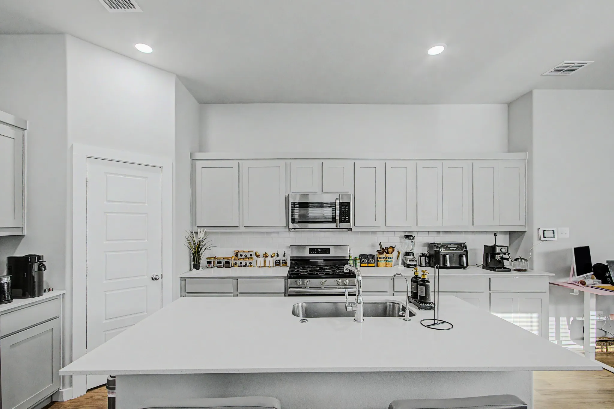 Single Family Residence For Rent in Collin County , 415 Travine Drive, Princeton, Texas 75071, 3 Bedroom, 2 Bathroom, 2 Garage spaces, 1,973 Sqft, built in 2024, mls#21389432, Real Estate Agent in Princeton, Homes For Rent in Collin county, Homes For Rent in Princeton, Realtor in Princeton Texas, Real Estate Brokerage Independent Realty Texas, Luminita Cordes Realtor