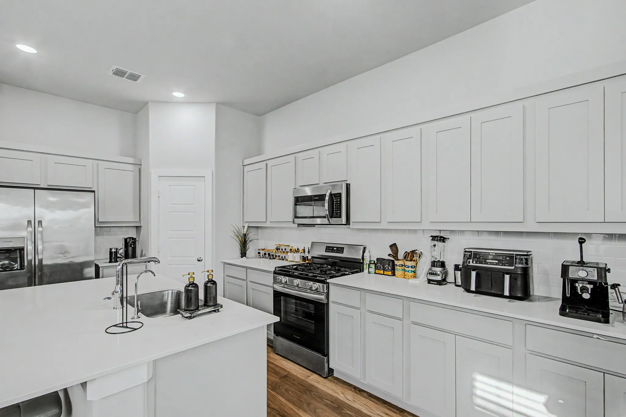 Single Family Residence For Rent in Collin County , 415 Travine Drive, Princeton, Texas 75071, 3 Bedroom, 2 Bathroom, 2 Garage spaces, 1,973 Sqft, built in 2024, mls#21389432, Real Estate Agent in Princeton, Homes For Rent in Collin county, Homes For Rent in Princeton, Realtor in Princeton Texas, Real Estate Brokerage Independent Realty Texas, Luminita Cordes Realtor