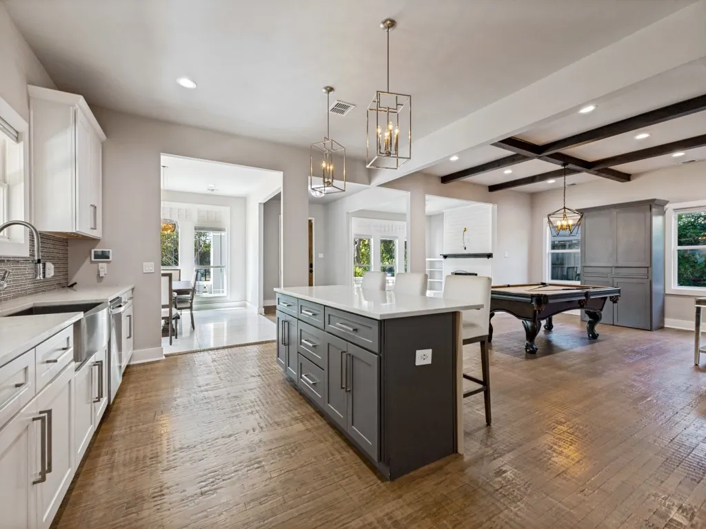 Single Family Residence For Sale in Dallas County , 5611 Richmond Avenue, Dallas, Texas 75206, 5 Bedroom, 4 Bathroom, Garage spaces, 3,734 Sqft, built in 1927, mls#21385847, Real Estate Agent in Dallas, Homes For Sale in Dallas county, Homes For Sale in Dallas, Realtor in Dallas Texas, Real Estate Brokerage Independent Realty Texas, Luminita Cordes Realtor