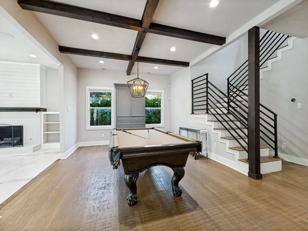 Single Family Residence For Sale in Dallas County , 5611 Richmond Avenue, Dallas, Texas 75206, 5 Bedroom, 4 Bathroom, Garage spaces, 3,734 Sqft, built in 1927, mls#21385847, Real Estate Agent in Dallas, Homes For Sale in Dallas county, Homes For Sale in Dallas, Realtor in Dallas Texas, Real Estate Brokerage Independent Realty Texas, Luminita Cordes Realtor
