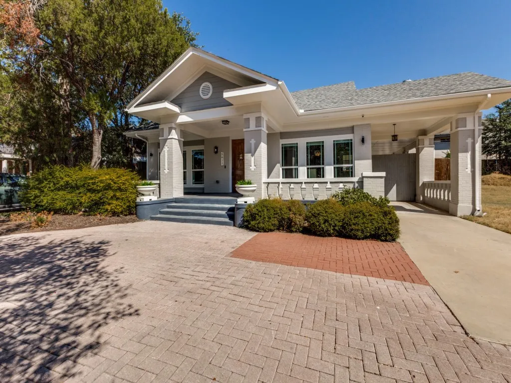 Single Family Residence For Sale in Dallas County , 5611 Richmond Avenue, Dallas, Texas 75206, 5 Bedroom, 4 Bathroom, Garage spaces, 3,734 Sqft, built in 1927, mls#21385847, Real Estate Agent in Dallas, Homes For Sale in Dallas county, Homes For Sale in Dallas, Realtor in Dallas Texas, Real Estate Brokerage Independent Realty Texas, Luminita Cordes Realtor
