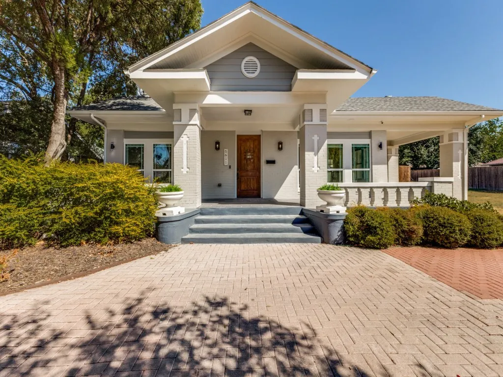 Single Family Residence For Sale in Dallas County , 5611 Richmond Avenue, Dallas, Texas 75206, 5 Bedroom, 4 Bathroom, Garage spaces, 3,734 Sqft, built in 1927, mls#21385847, Real Estate Agent in Dallas, Homes For Sale in Dallas county, Homes For Sale in Dallas, Realtor in Dallas Texas, Real Estate Brokerage Independent Realty Texas, Luminita Cordes Realtor