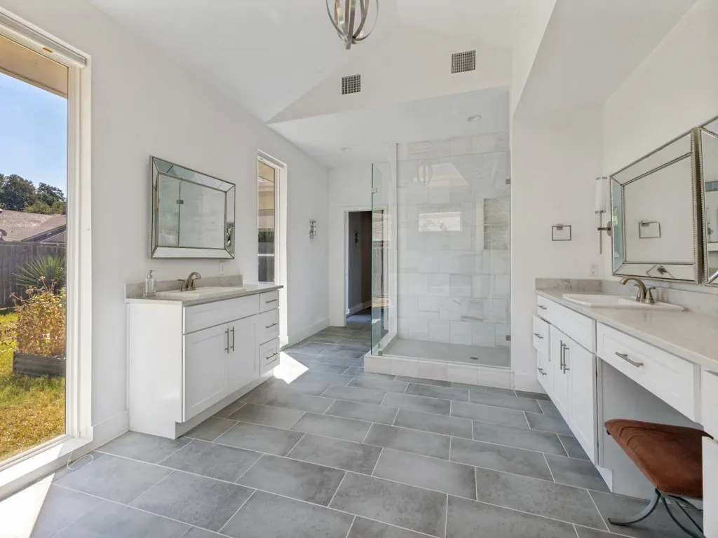 Single Family Residence For Sale in Dallas County , 5611 Richmond Avenue, Dallas, Texas 75206, 5 Bedroom, 4 Bathroom, Garage spaces, 3,734 Sqft, built in 1927, mls#21385847, Real Estate Agent in Dallas, Homes For Sale in Dallas county, Homes For Sale in Dallas, Realtor in Dallas Texas, Real Estate Brokerage Independent Realty Texas, Luminita Cordes Realtor