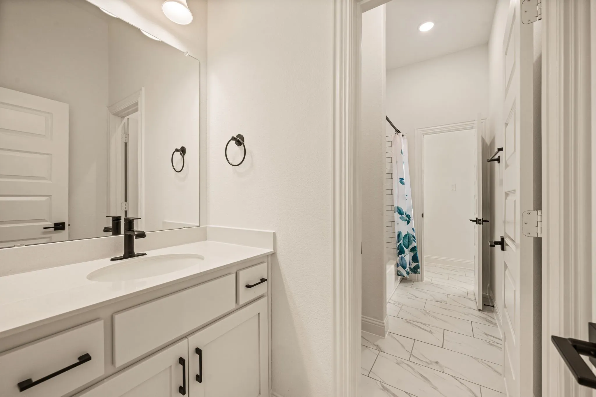 Single Family Residence For Sale in Tarrant County , 2008 Hamilton Park Drive, Mansfield, Texas 76063, 5 Bedroom, 5 Bathroom, 3 Garage spaces, 4,095 Sqft, built in 2024, mls#21389000, Real Estate Agent in Mansfield, Homes For Sale in Tarrant county, Homes For Sale in Mansfield, Realtor in Mansfield Texas, Real Estate Brokerage Independent Realty Texas, Luminita Cordes Realtor