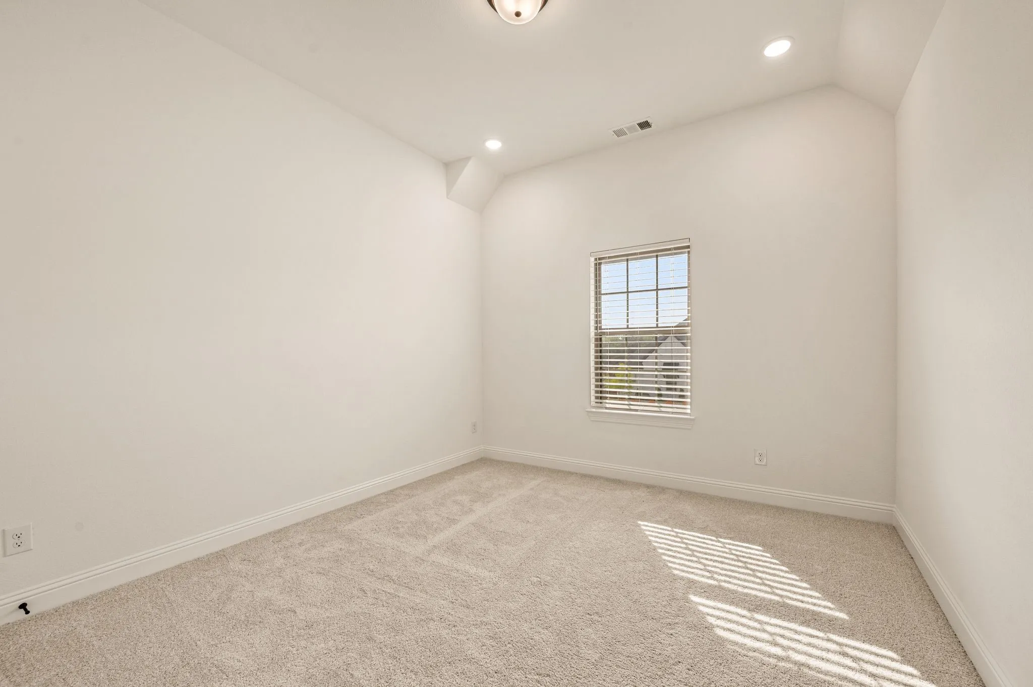 Single Family Residence For Sale in Tarrant County , 2008 Hamilton Park Drive, Mansfield, Texas 76063, 5 Bedroom, 5 Bathroom, 3 Garage spaces, 4,095 Sqft, built in 2024, mls#21389000, Real Estate Agent in Mansfield, Homes For Sale in Tarrant county, Homes For Sale in Mansfield, Realtor in Mansfield Texas, Real Estate Brokerage Independent Realty Texas, Luminita Cordes Realtor