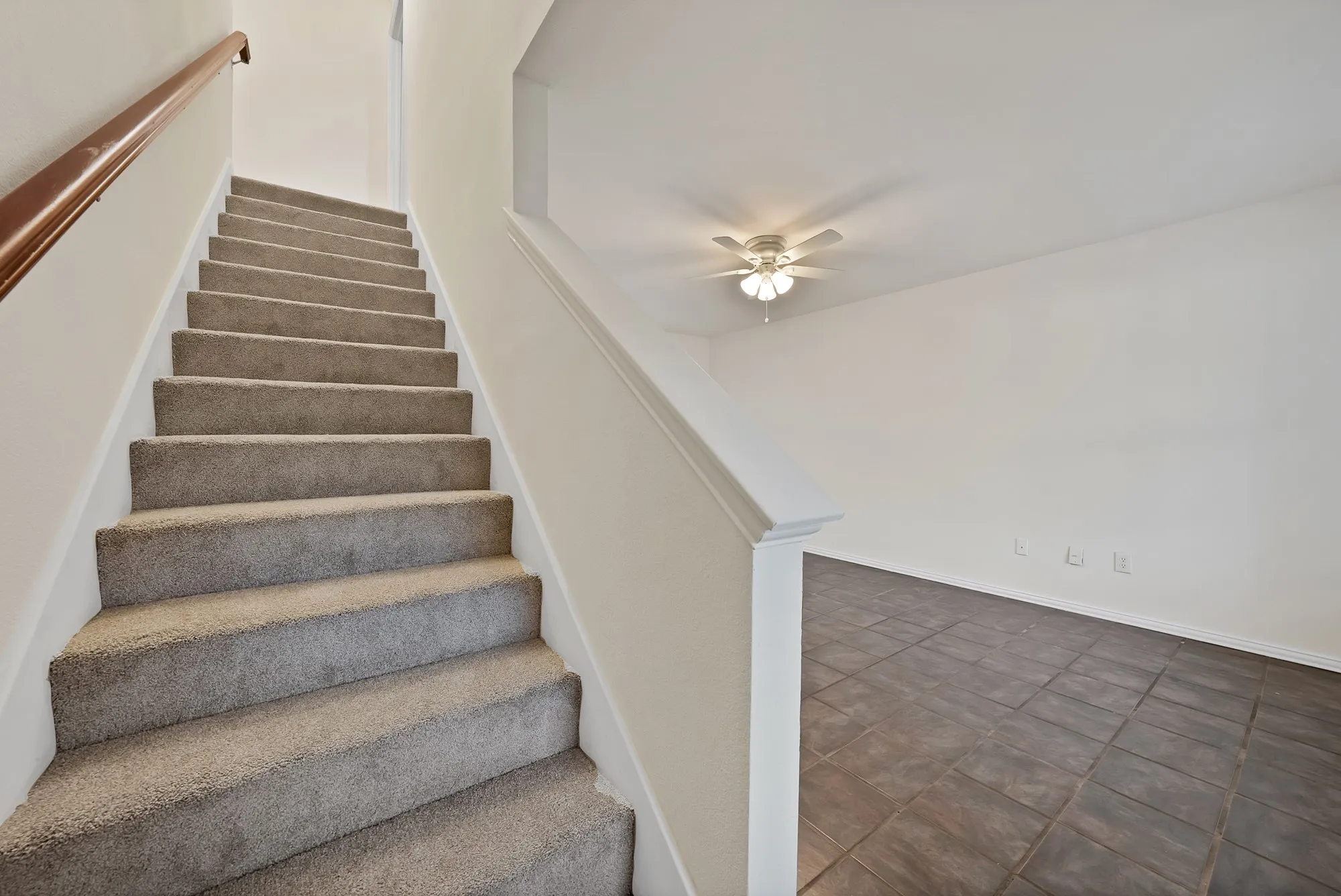 Single Family Residence For Sale in Dallas County , 3022 Canada Drive, Dallas, Texas 75212, 4 Bedroom, 2 Bathroom, 2 Garage spaces, 1,622 Sqft, built in 2005, mls#21389319, Real Estate Agent in Dallas, Homes For Sale in Dallas county, Homes For Sale in Dallas, Realtor in Dallas Texas, Real Estate Brokerage Independent Realty Texas, Luminita Cordes Realtor