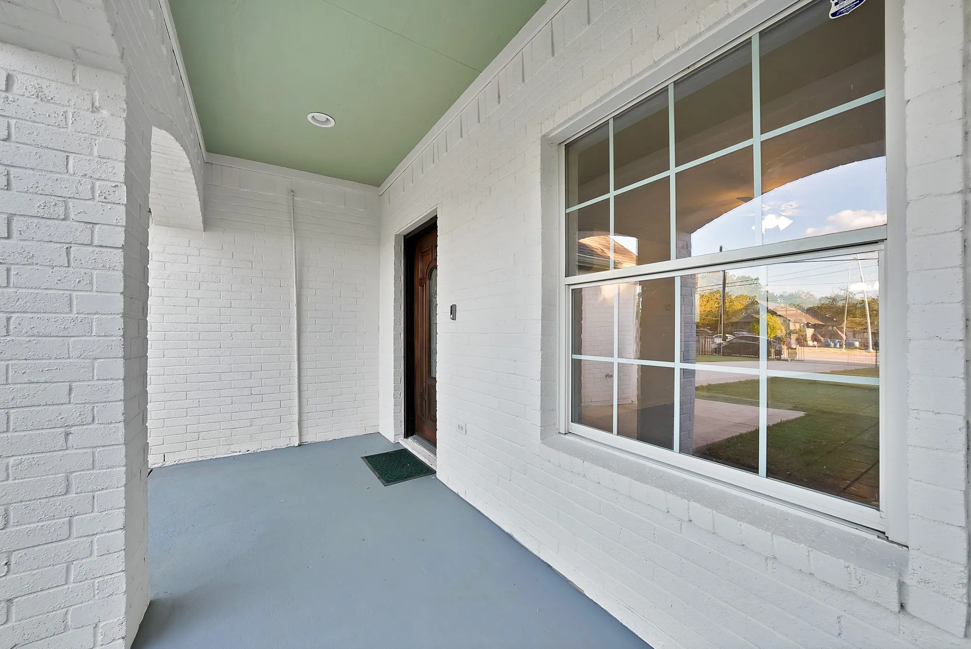 Single Family Residence For Sale in Dallas County , 3022 Canada Drive, Dallas, Texas 75212, 4 Bedroom, 2 Bathroom, 2 Garage spaces, 1,622 Sqft, built in 2005, mls#21389319, Real Estate Agent in Dallas, Homes For Sale in Dallas county, Homes For Sale in Dallas, Realtor in Dallas Texas, Real Estate Brokerage Independent Realty Texas, Luminita Cordes Realtor