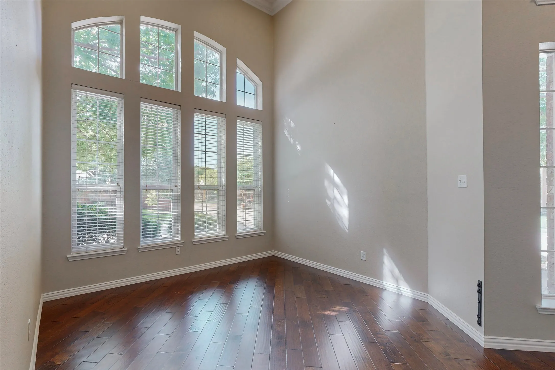 Single Family Residence For Rent in Collin County , 1234 Covina Court, Allen, Texas 75013, 5 Bedroom, 4 Bathroom, 1 Garage spaces, 3,431 Sqft, built in 1995, mls#21389451, Real Estate Agent in Allen, Homes For Rent in Collin county, Homes For Rent in Allen, Realtor in Allen Texas, Real Estate Brokerage Independent Realty Texas, Luminita Cordes Realtor