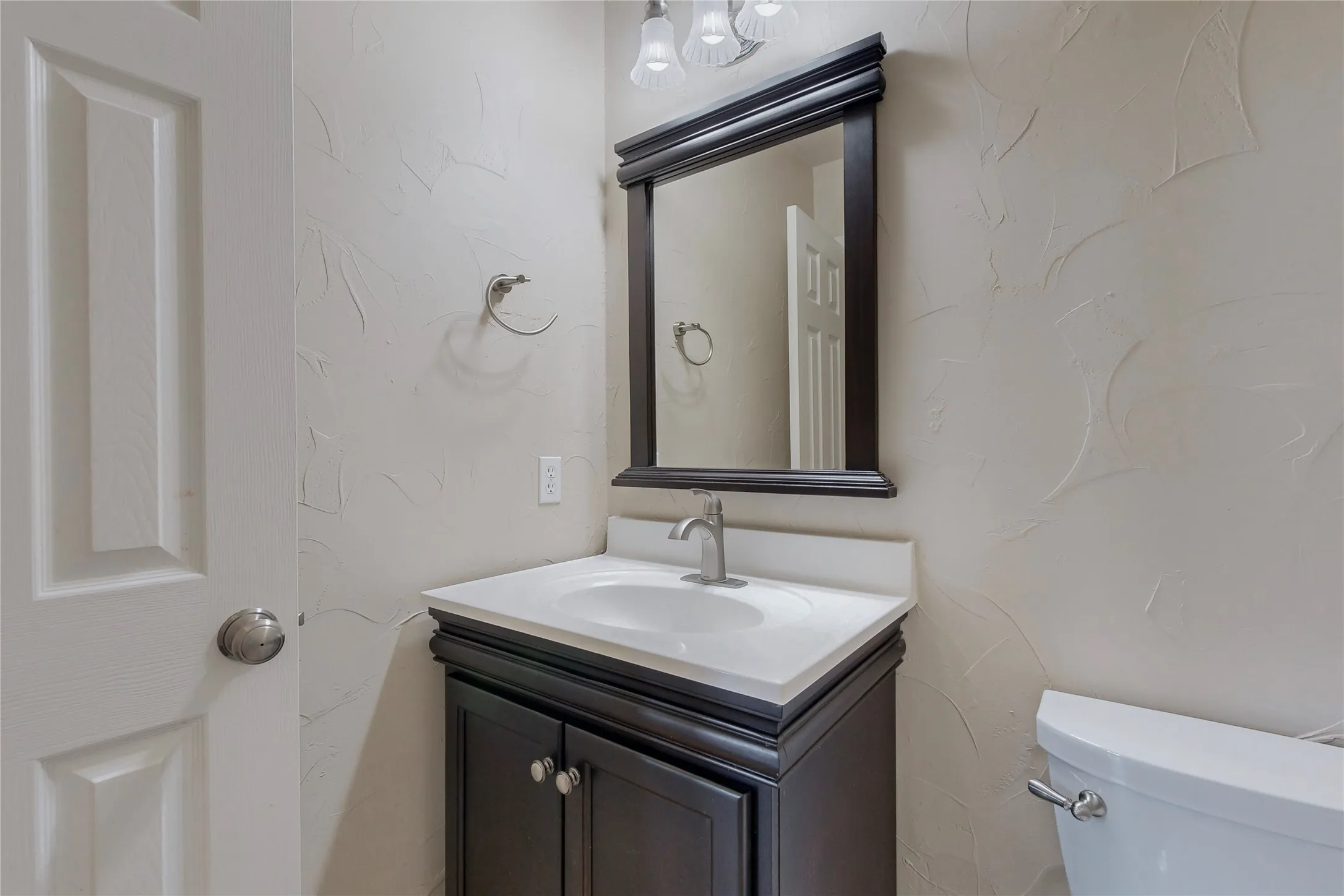 Single Family Residence For Rent in Collin County , 1234 Covina Court, Allen, Texas 75013, 5 Bedroom, 4 Bathroom, 1 Garage spaces, 3,431 Sqft, built in 1995, mls#21389451, Real Estate Agent in Allen, Homes For Rent in Collin county, Homes For Rent in Allen, Realtor in Allen Texas, Real Estate Brokerage Independent Realty Texas, Luminita Cordes Realtor
