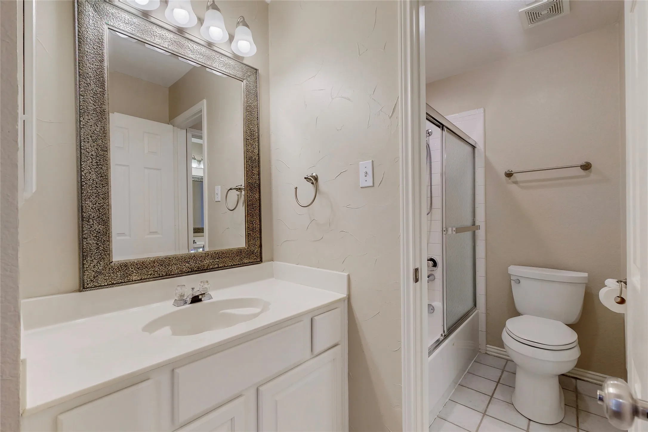 Single Family Residence For Rent in Collin County , 1234 Covina Court, Allen, Texas 75013, 5 Bedroom, 4 Bathroom, 1 Garage spaces, 3,431 Sqft, built in 1995, mls#21389451, Real Estate Agent in Allen, Homes For Rent in Collin county, Homes For Rent in Allen, Realtor in Allen Texas, Real Estate Brokerage Independent Realty Texas, Luminita Cordes Realtor
