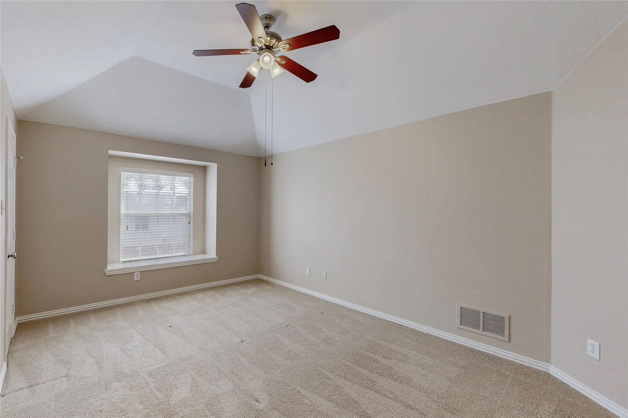 Single Family Residence For Rent in Collin County , 1234 Covina Court, Allen, Texas 75013, 5 Bedroom, 4 Bathroom, 1 Garage spaces, 3,431 Sqft, built in 1995, mls#21389451, Real Estate Agent in Allen, Homes For Rent in Collin county, Homes For Rent in Allen, Realtor in Allen Texas, Real Estate Brokerage Independent Realty Texas, Luminita Cordes Realtor