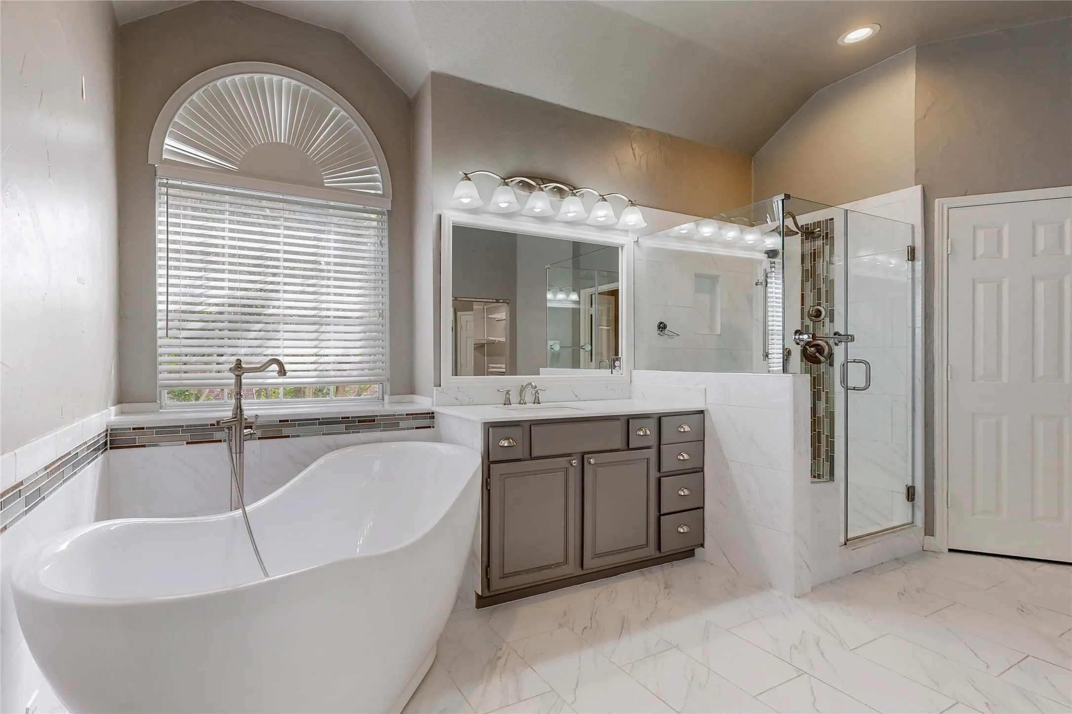 Single Family Residence For Rent in Collin County , 1234 Covina Court, Allen, Texas 75013, 5 Bedroom, 4 Bathroom, 1 Garage spaces, 3,431 Sqft, built in 1995, mls#21389451, Real Estate Agent in Allen, Homes For Rent in Collin county, Homes For Rent in Allen, Realtor in Allen Texas, Real Estate Brokerage Independent Realty Texas, Luminita Cordes Realtor
