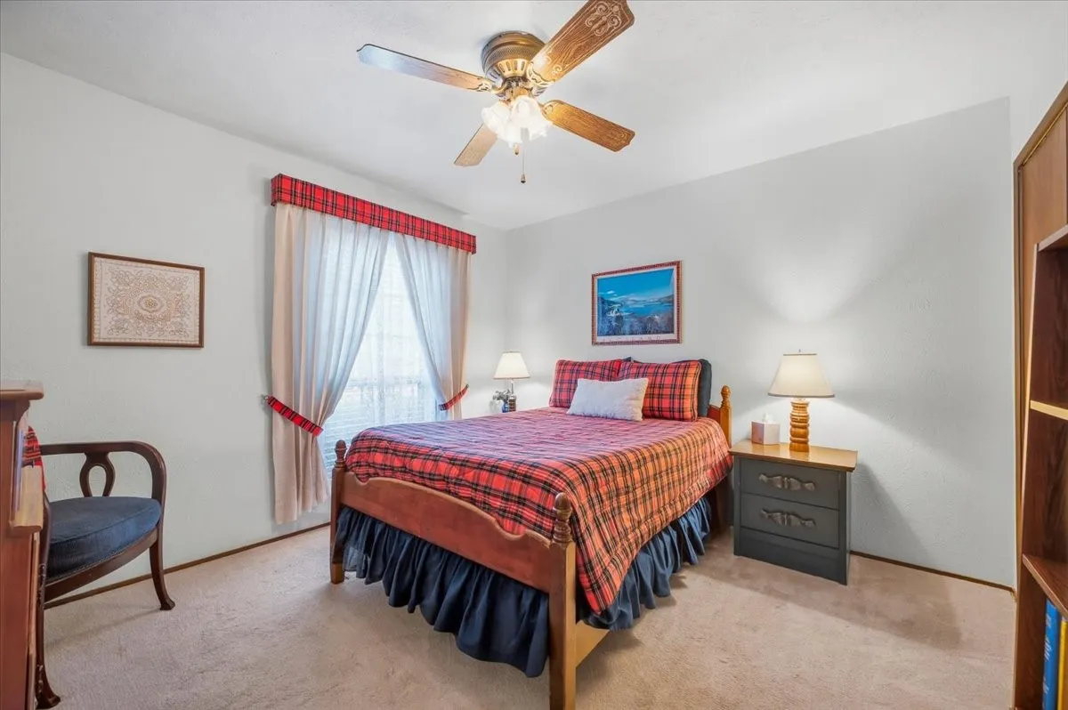 Single Family Residence For Sale in Dallas County , 7205 Cloverglen Drive, Dallas, Texas 75249, 4 Bedroom, 2 Bathroom, 2 Garage spaces, 2,102 Sqft, built in 1978, mls#21388674, Real Estate Agent in Dallas, Homes For Sale in Dallas county, Homes For Sale in Dallas, Realtor in Dallas Texas, Real Estate Brokerage Independent Realty Texas, Luminita Cordes Realtor
