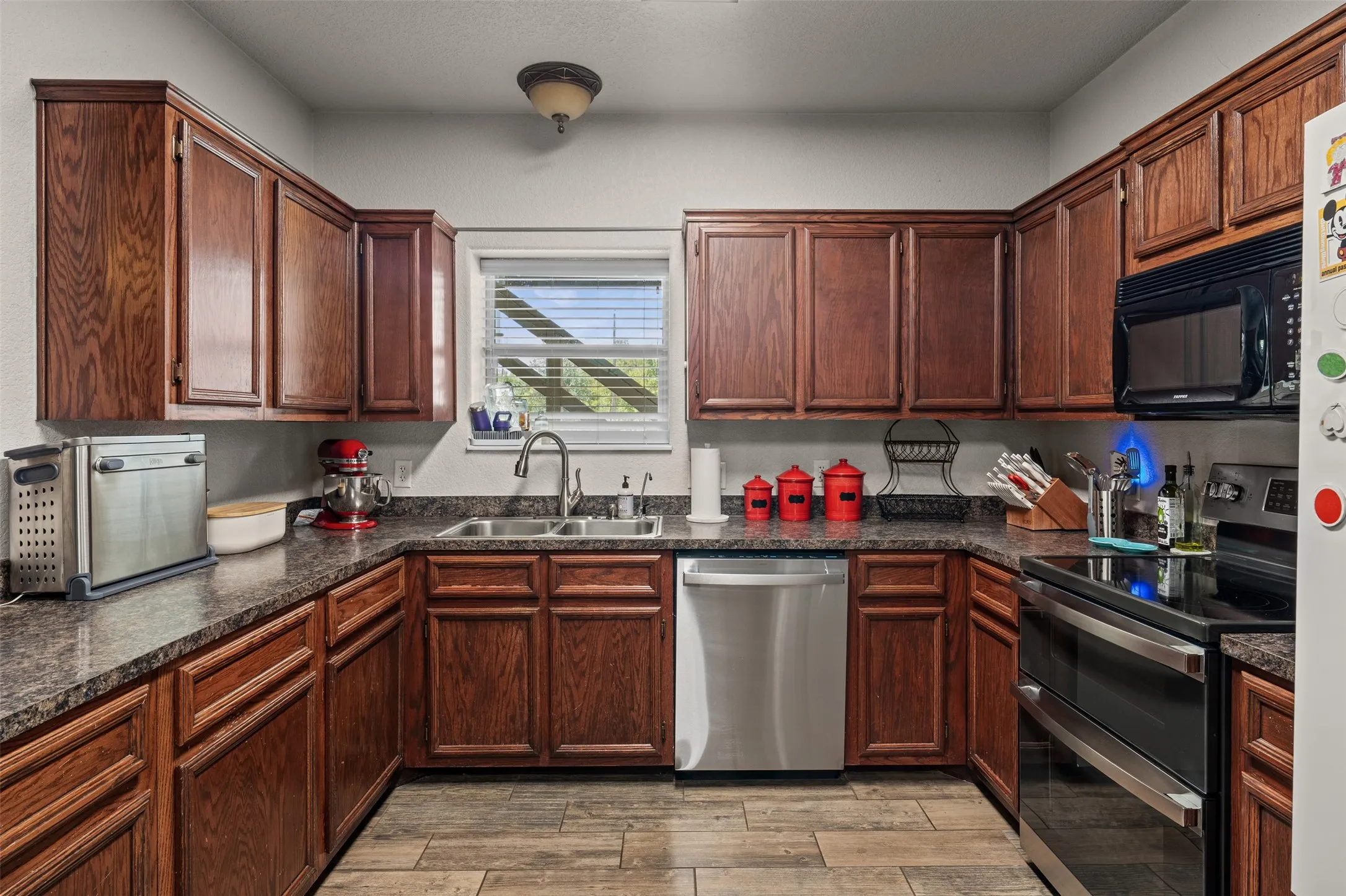 Single Family Residence For Sale in Bell County , 6605 Tollbridge Road, Belton, Texas 76513, 11 Bedroom, 9 Bathroom, 3 Garage spaces, 7,721 Sqft, built in 2009, mls#21387217, Real Estate Agent in Belton, Homes For Sale in Bell county, Homes For Sale in Belton, Realtor in Belton Texas, Real Estate Brokerage Independent Realty Texas, Luminita Cordes Realtor