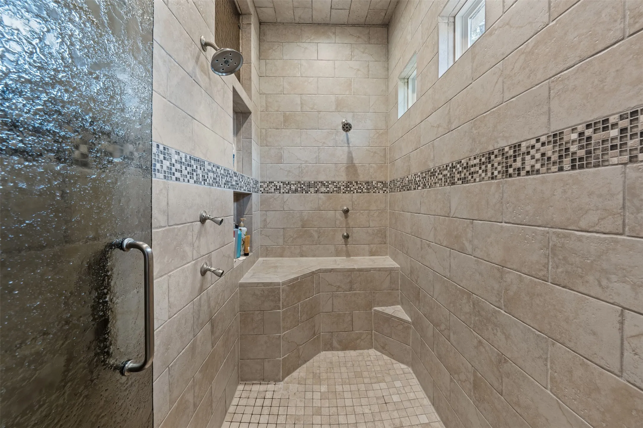 Single Family Residence For Sale in Bell County , 6605 Tollbridge Road, Belton, Texas 76513, 11 Bedroom, 9 Bathroom, 3 Garage spaces, 7,721 Sqft, built in 2009, mls#21387217, Real Estate Agent in Belton, Homes For Sale in Bell county, Homes For Sale in Belton, Realtor in Belton Texas, Real Estate Brokerage Independent Realty Texas, Luminita Cordes Realtor