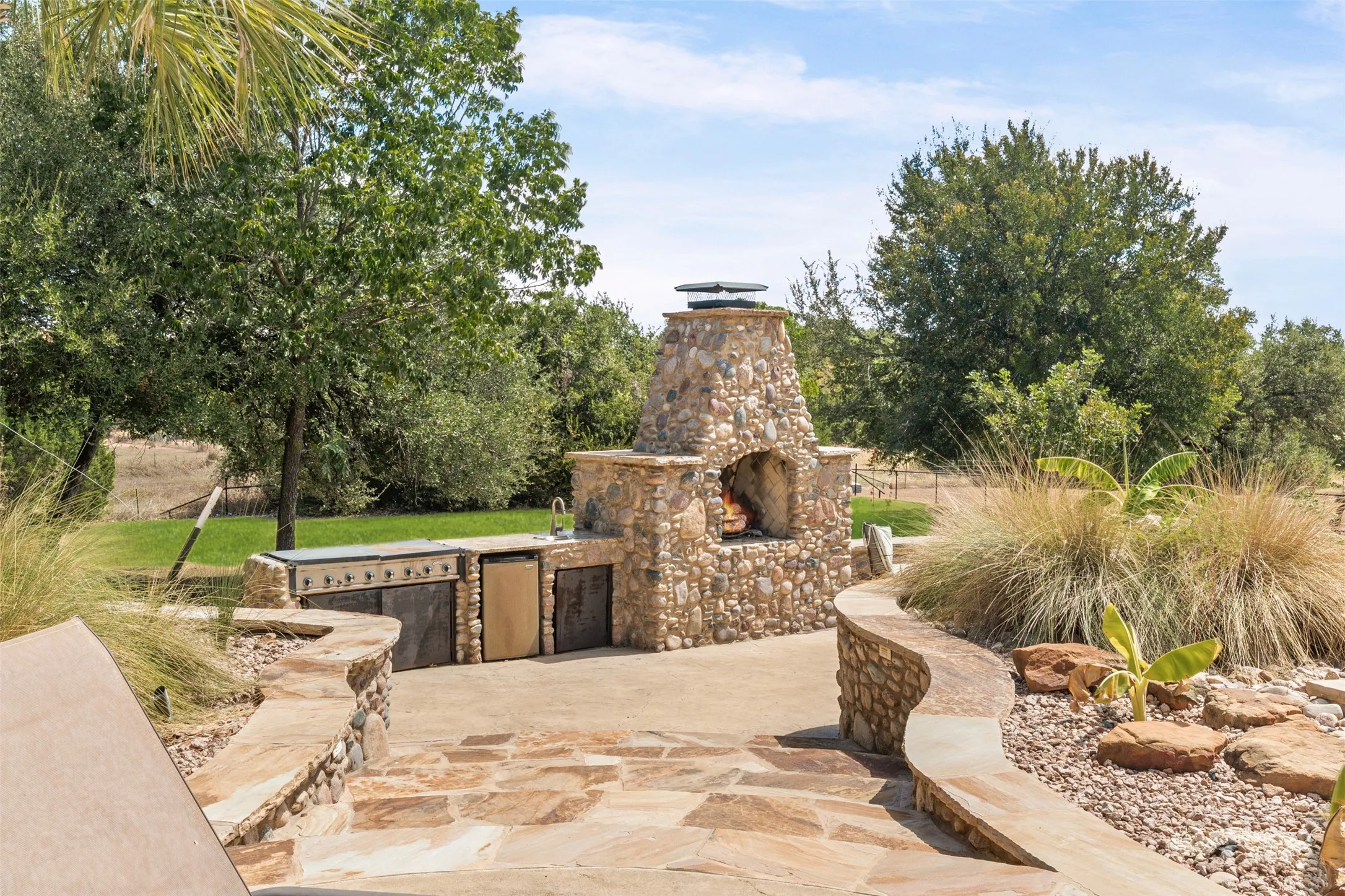 Single Family Residence For Sale in Bell County , 6605 Tollbridge Road, Belton, Texas 76513, 11 Bedroom, 9 Bathroom, 3 Garage spaces, 7,721 Sqft, built in 2009, mls#21387217, Real Estate Agent in Belton, Homes For Sale in Bell county, Homes For Sale in Belton, Realtor in Belton Texas, Real Estate Brokerage Independent Realty Texas, Luminita Cordes Realtor
