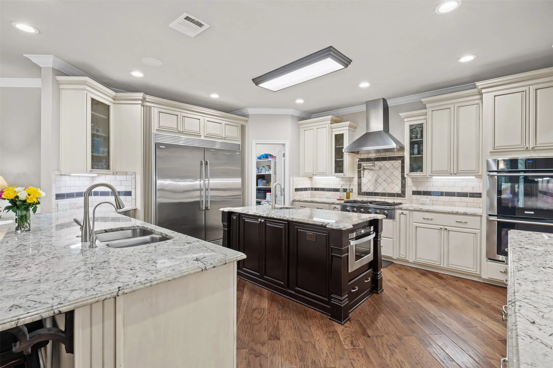 Single Family Residence For Sale in Bell County , 6605 Tollbridge Road, Belton, Texas 76513, 11 Bedroom, 9 Bathroom, 3 Garage spaces, 7,721 Sqft, built in 2009, mls#21387217, Real Estate Agent in Belton, Homes For Sale in Bell county, Homes For Sale in Belton, Realtor in Belton Texas, Real Estate Brokerage Independent Realty Texas, Luminita Cordes Realtor
