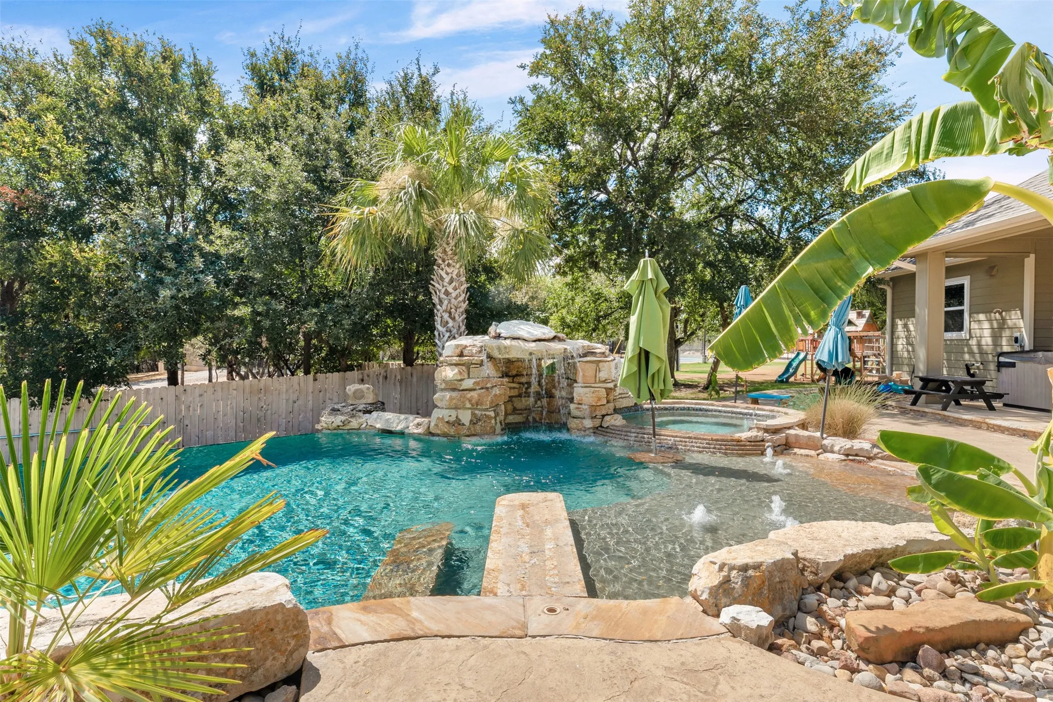 Single Family Residence For Sale in Bell County , 6605 Tollbridge Road, Belton, Texas 76513, 11 Bedroom, 9 Bathroom, 3 Garage spaces, 7,721 Sqft, built in 2009, mls#21387217, Real Estate Agent in Belton, Homes For Sale in Bell county, Homes For Sale in Belton, Realtor in Belton Texas, Real Estate Brokerage Independent Realty Texas, Luminita Cordes Realtor