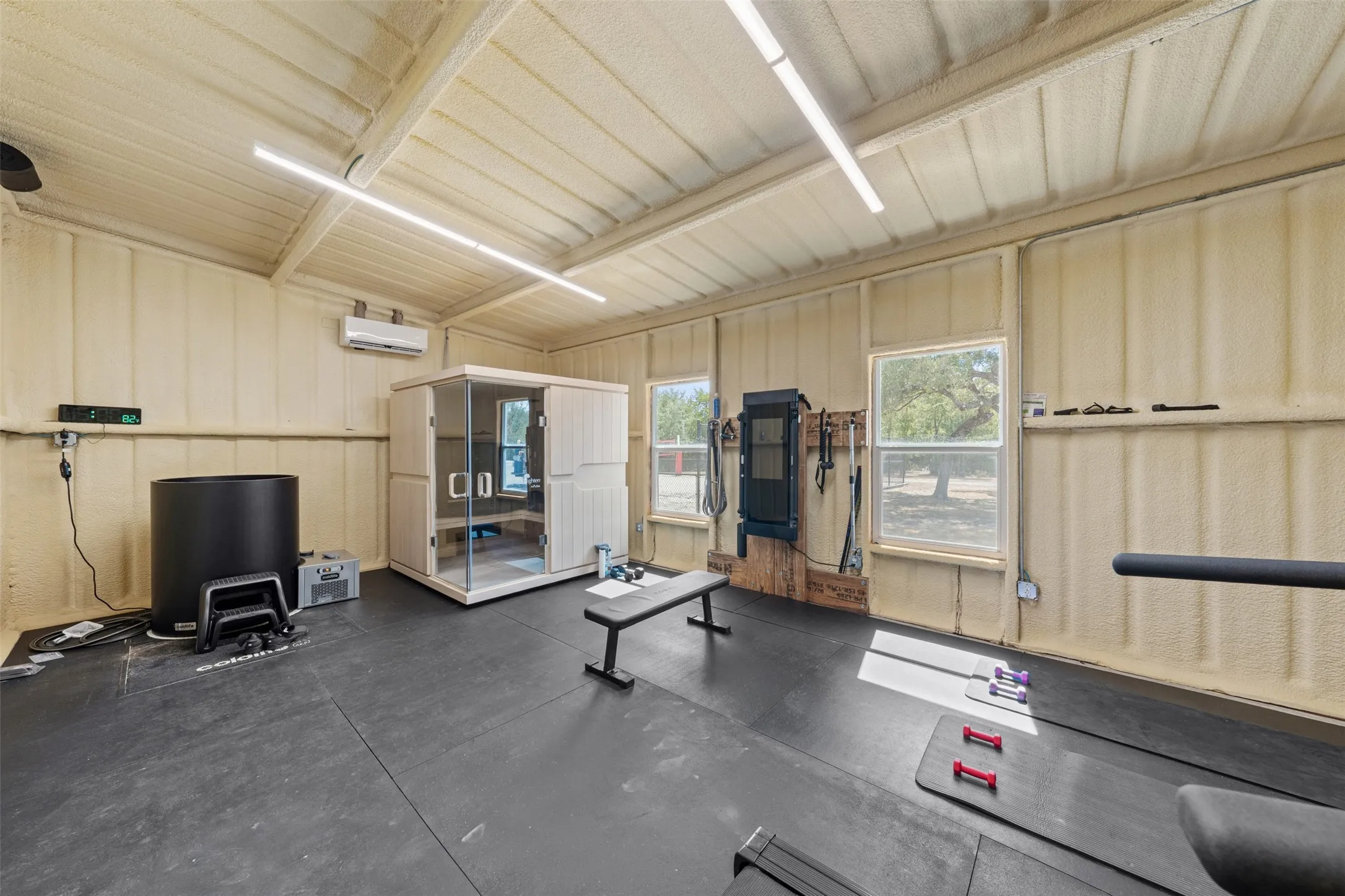 Single Family Residence For Sale in Bell County , 6605 Tollbridge Road, Belton, Texas 76513, 11 Bedroom, 9 Bathroom, 3 Garage spaces, 7,721 Sqft, built in 2009, mls#21387217, Real Estate Agent in Belton, Homes For Sale in Bell county, Homes For Sale in Belton, Realtor in Belton Texas, Real Estate Brokerage Independent Realty Texas, Luminita Cordes Realtor
