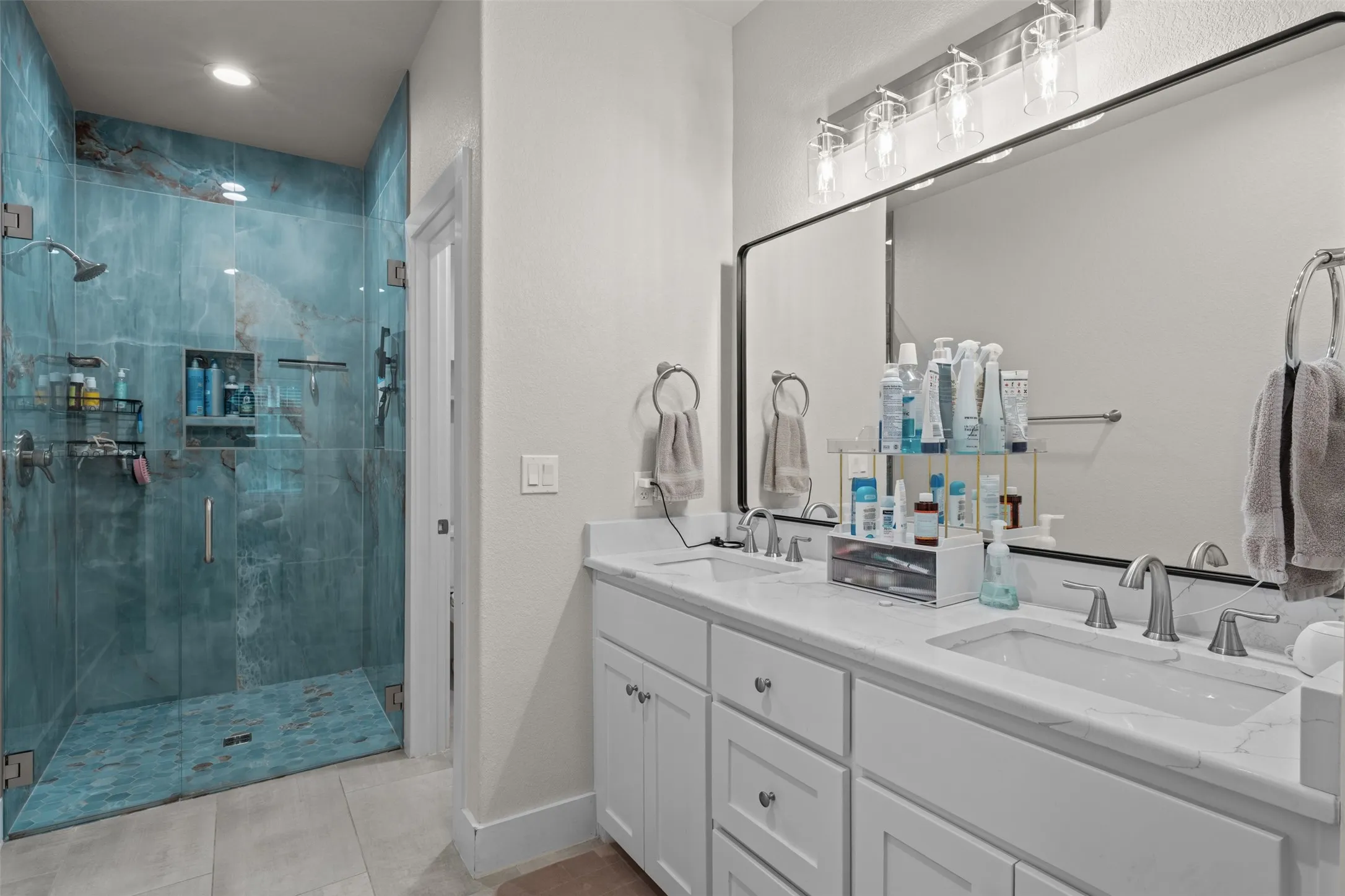 Single Family Residence For Sale in Bell County , 6605 Tollbridge Road, Belton, Texas 76513, 11 Bedroom, 9 Bathroom, 3 Garage spaces, 7,721 Sqft, built in 2009, mls#21387217, Real Estate Agent in Belton, Homes For Sale in Bell county, Homes For Sale in Belton, Realtor in Belton Texas, Real Estate Brokerage Independent Realty Texas, Luminita Cordes Realtor
