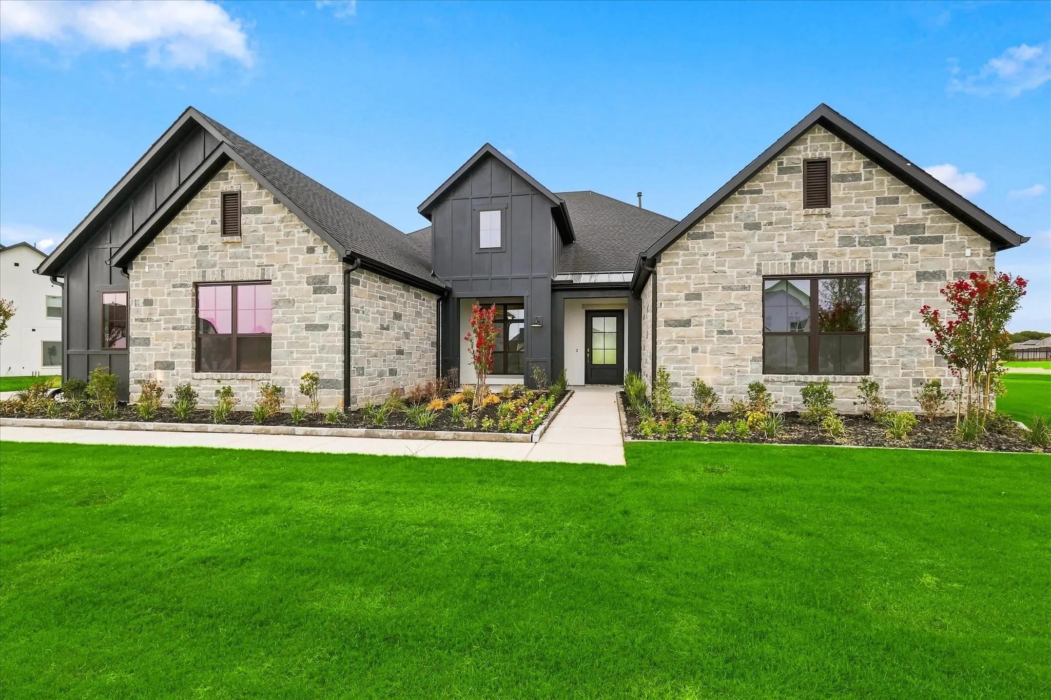 Check out the link to view the 3D virtual tour of this home!